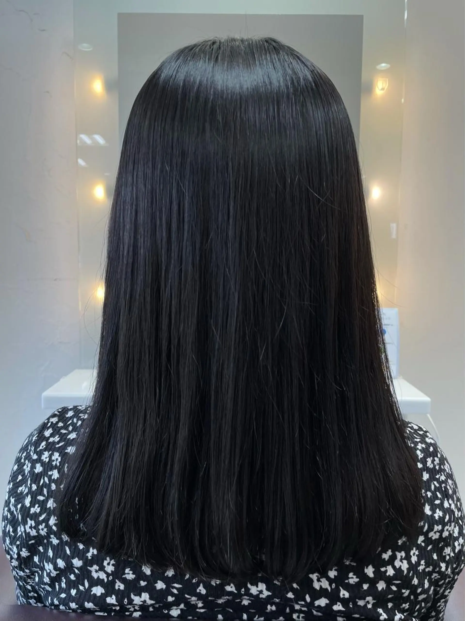 セミロング いさか ゆうきのヘアスタイル