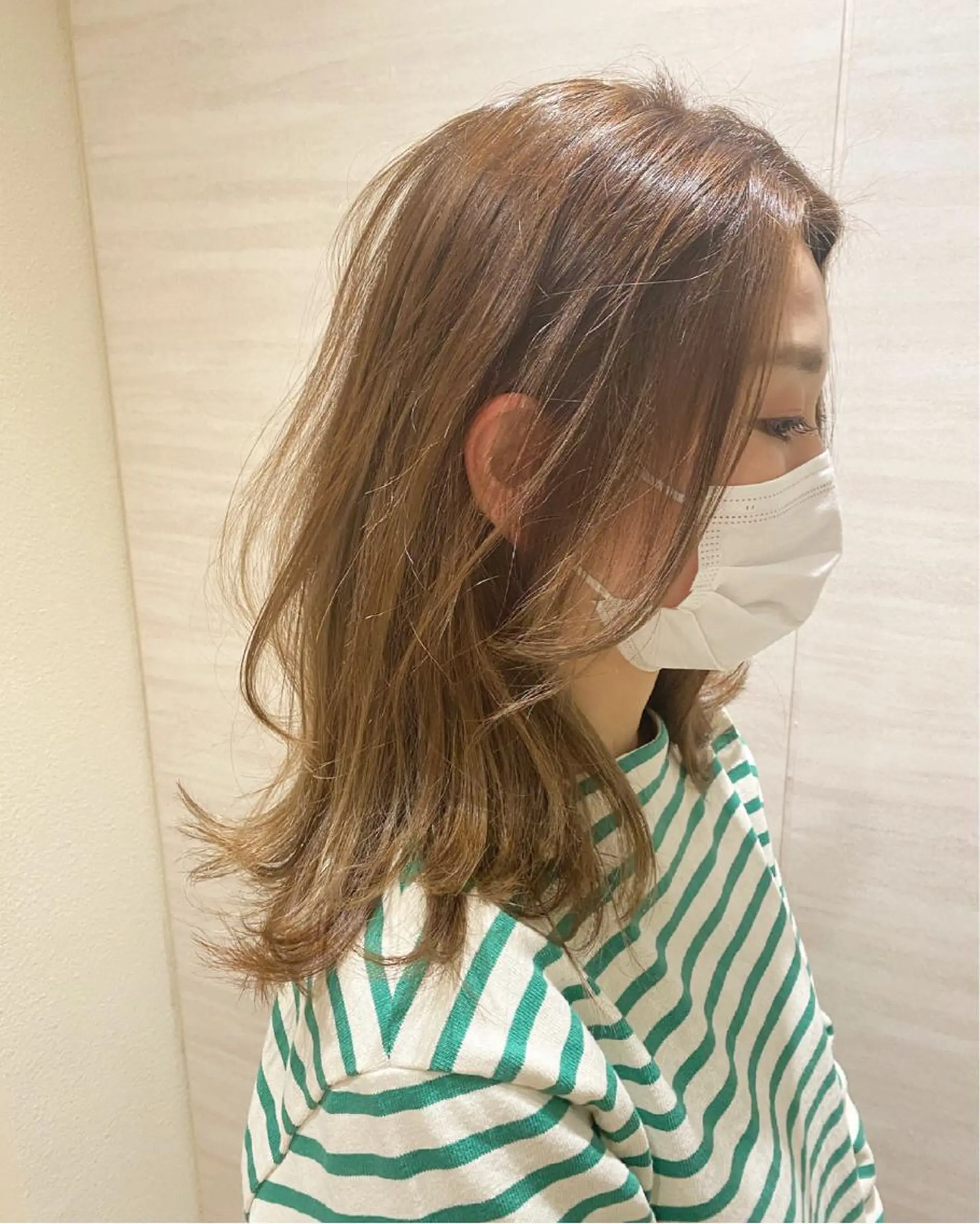 ミディアム カラー アッシュ ベージュカラー ヘアカラー トリートメント 艶カラー/似合わせ 💖Emmy💖のヘアスタイル