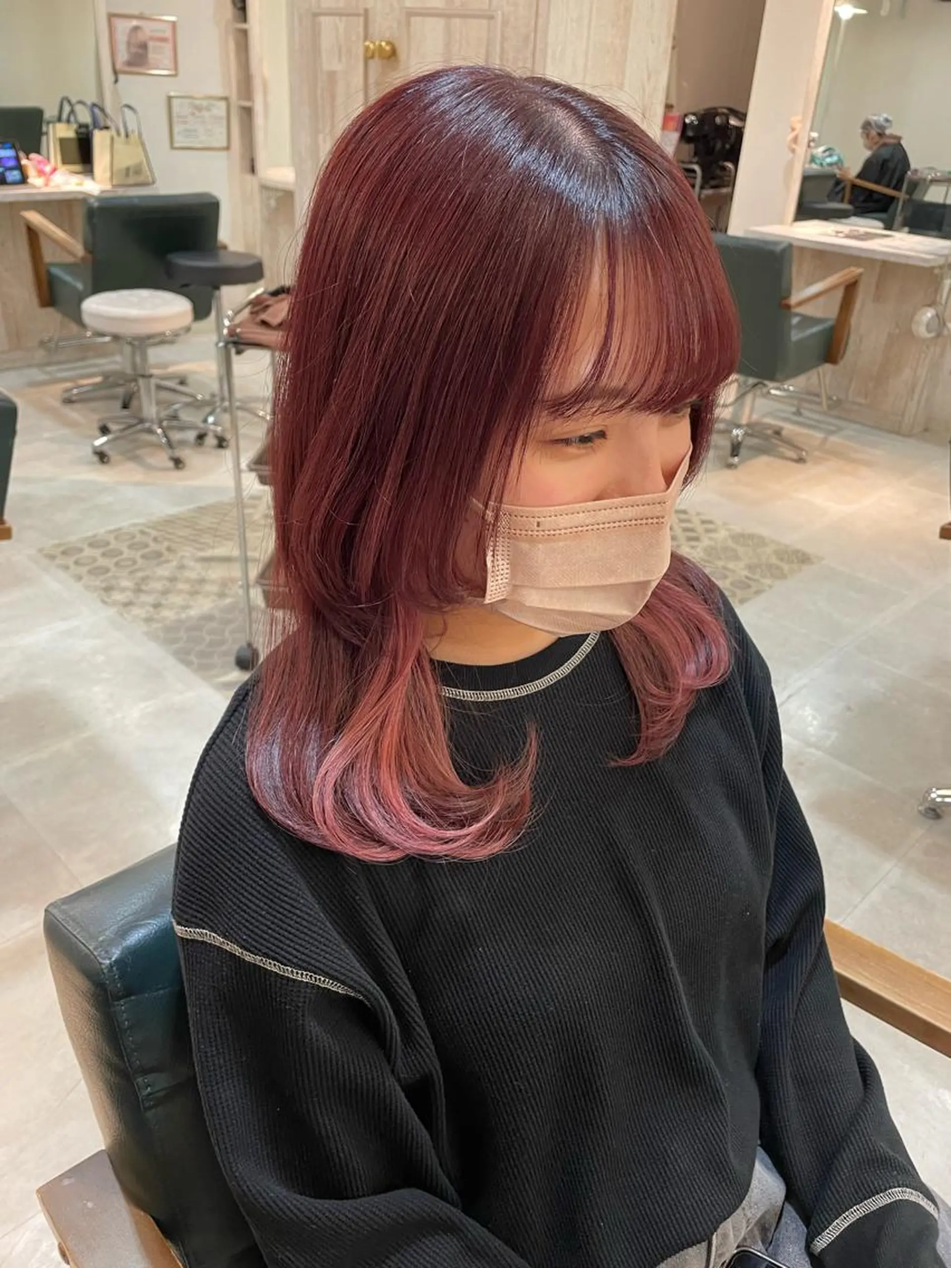 セミロング 🪼艶カラー🪼 田口彩香のヘアスタイル