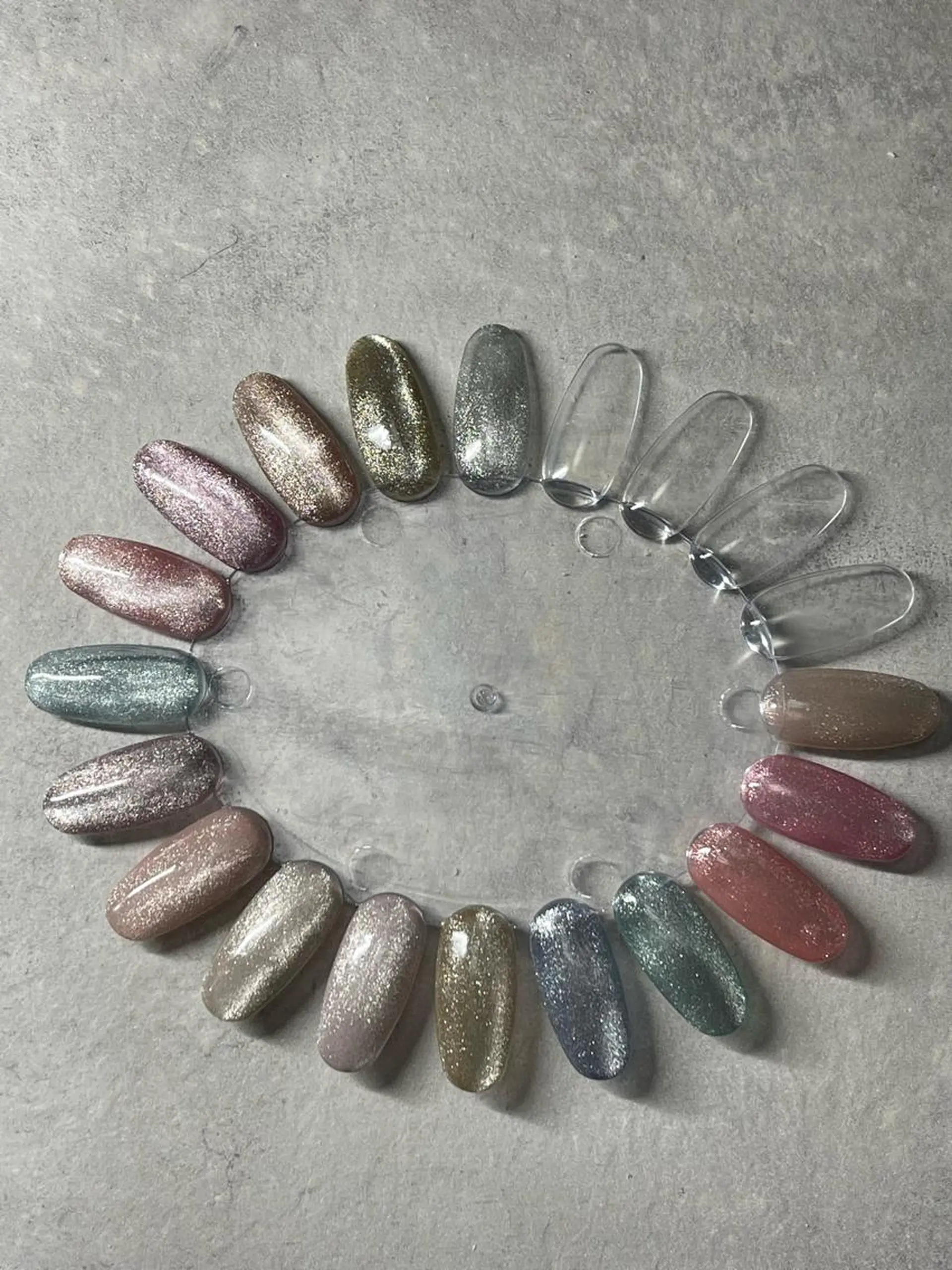 ネイル マグネットネイル もり まゆみのマツエク・マツパデザイン