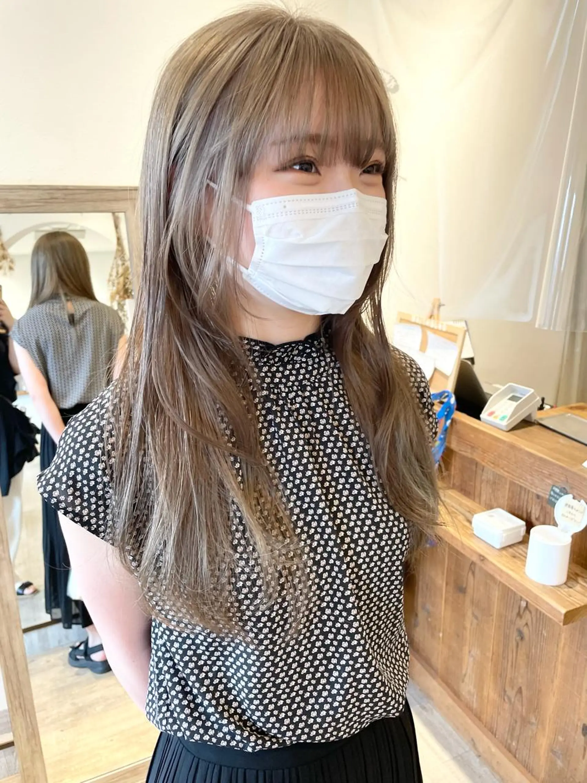 ロング カラー ベージュカラー ブリーチ ケアブリーチ 透明感カラー ミルクティーベージュ 🩰オリーブ/ ベージュ松本咲花🩰のヘアスタイル