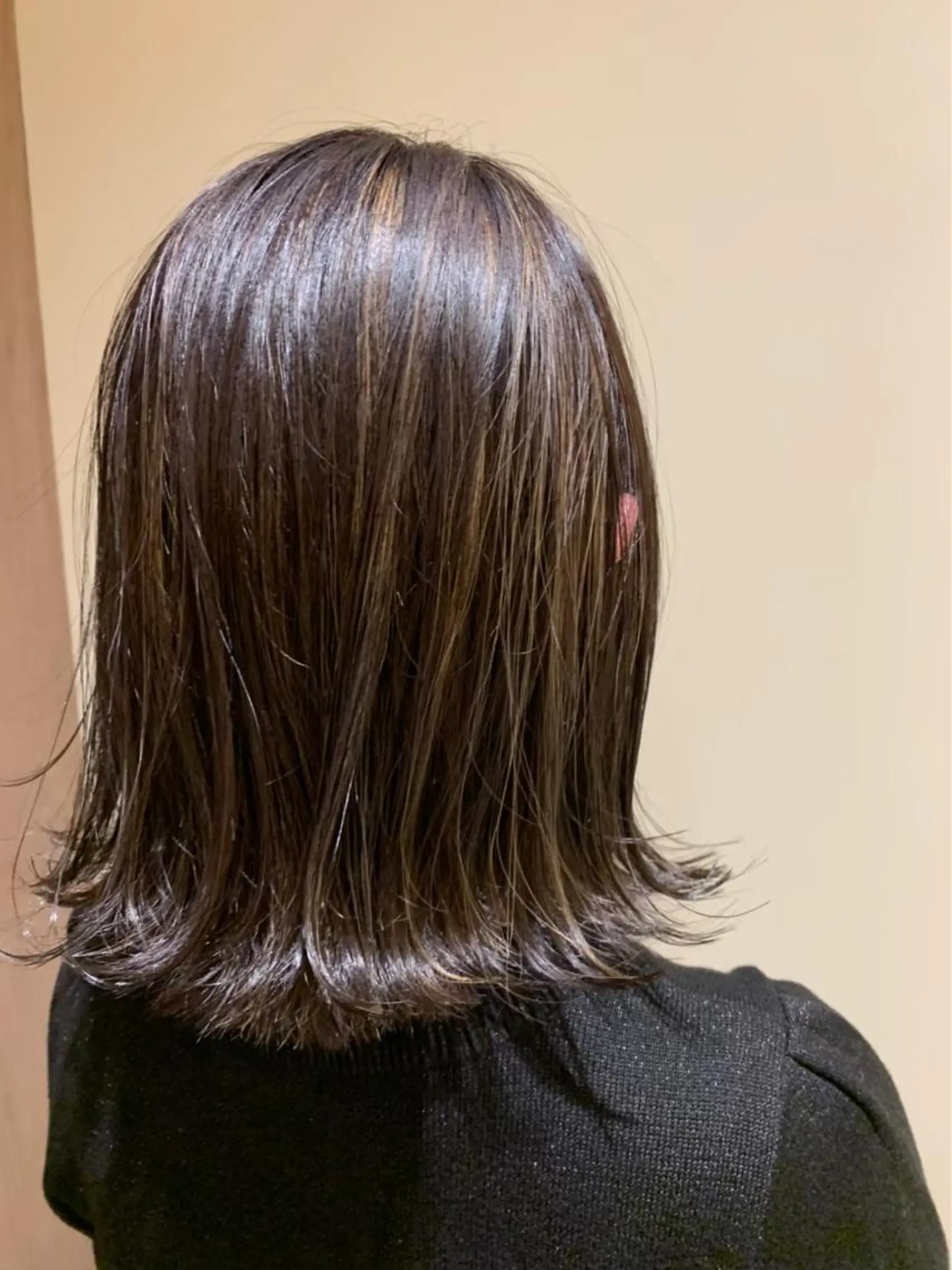 ミディアム 中西 未久のヘアスタイル