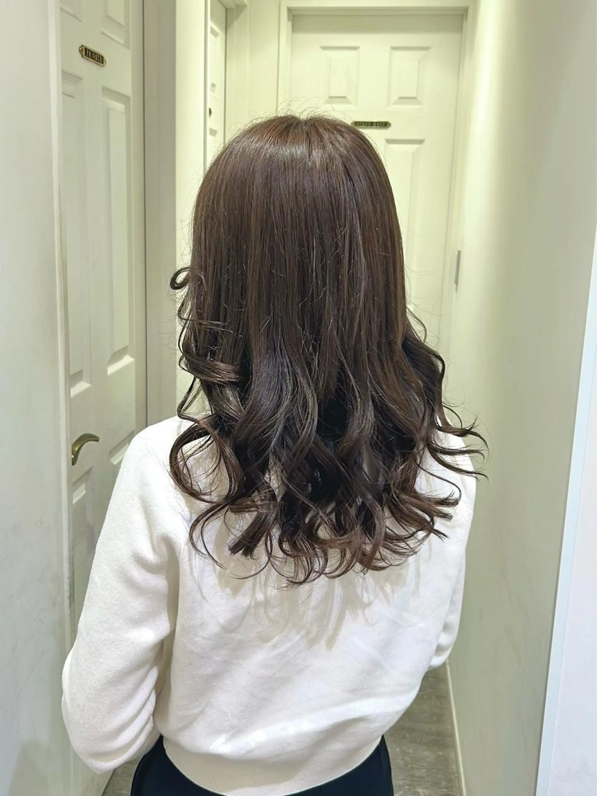 ロング カラー 透明感カラー グレージュ ミユ🎀エクステ 🎨デザインカラーのヘアスタイル