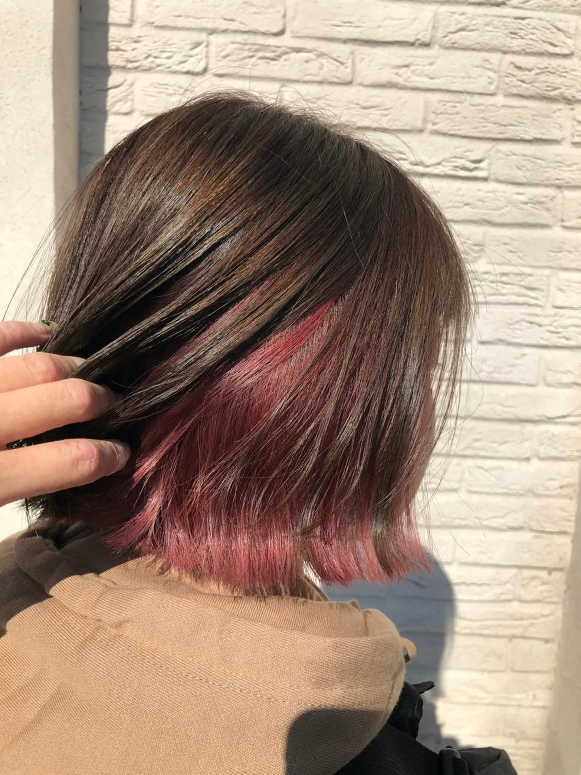 ショート カラー インナーカラー ピンクカラー カット ヘアカラー 吉村 絢乃のヘアスタイル