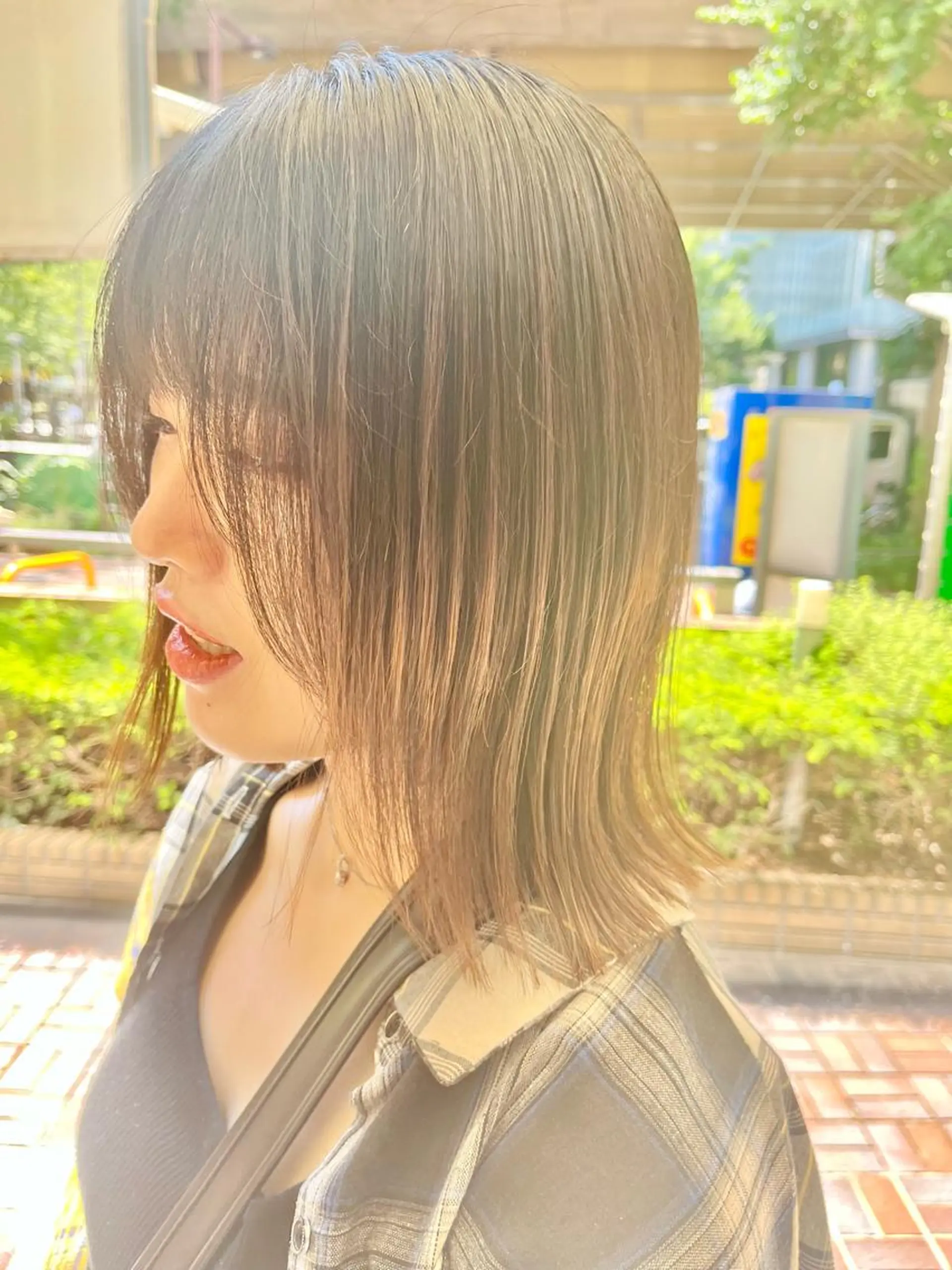 ミディアム 岡田 優香のヘアスタイル