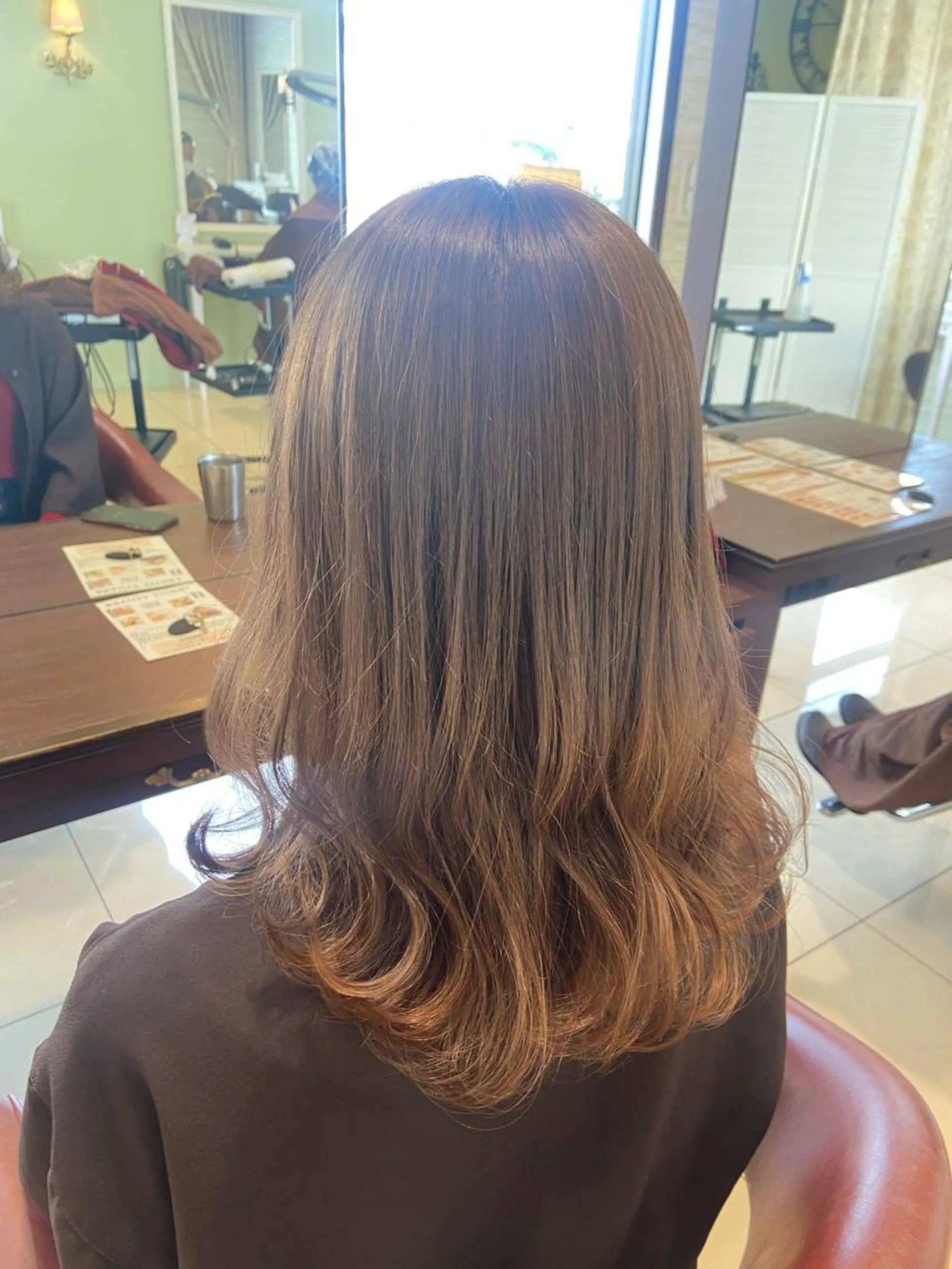 セミロング ヘアカラー カワサキ ヒナコのヘアスタイル