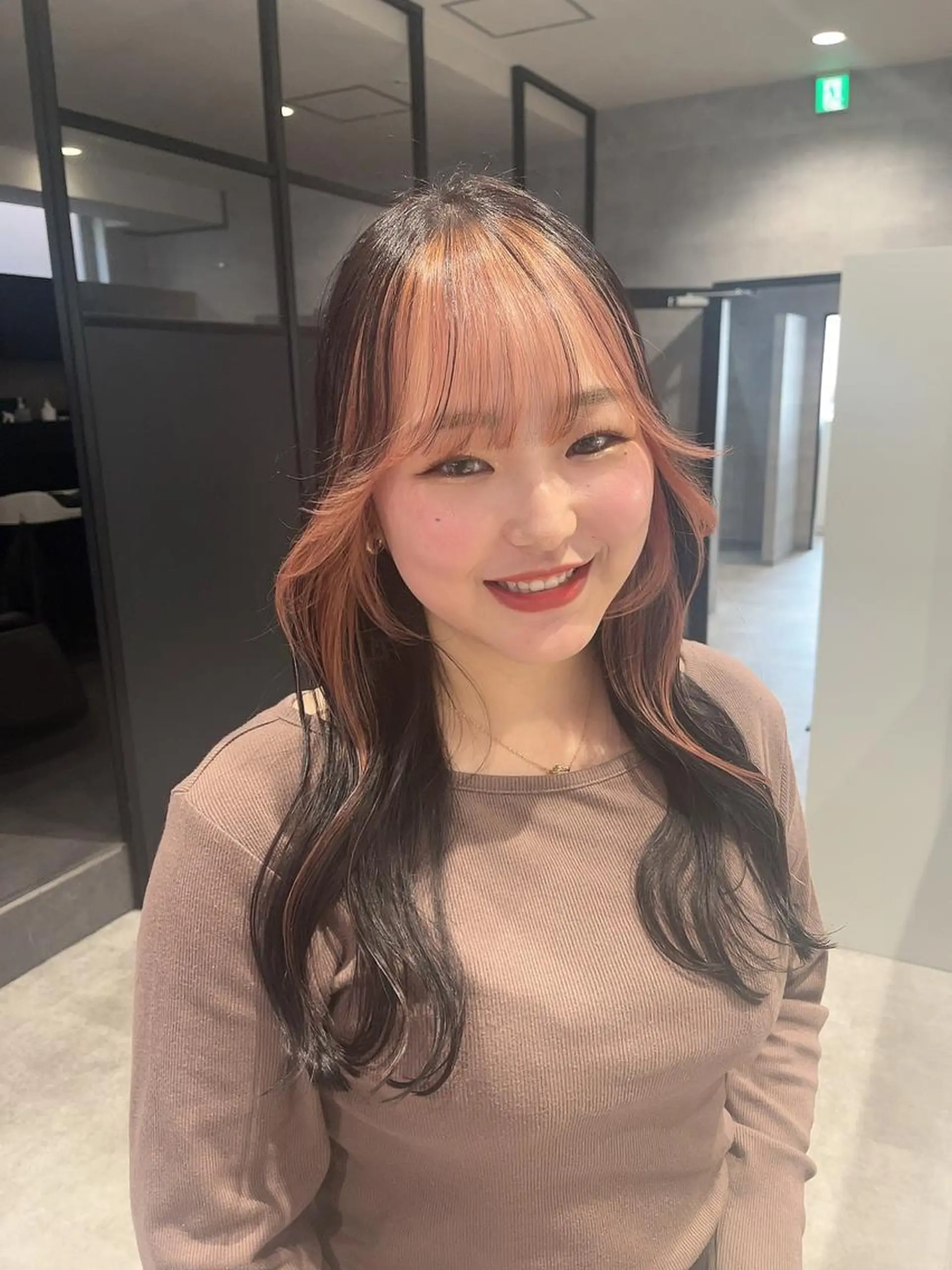 ロング カラー MIES amane(アマネ)のヘアスタイル