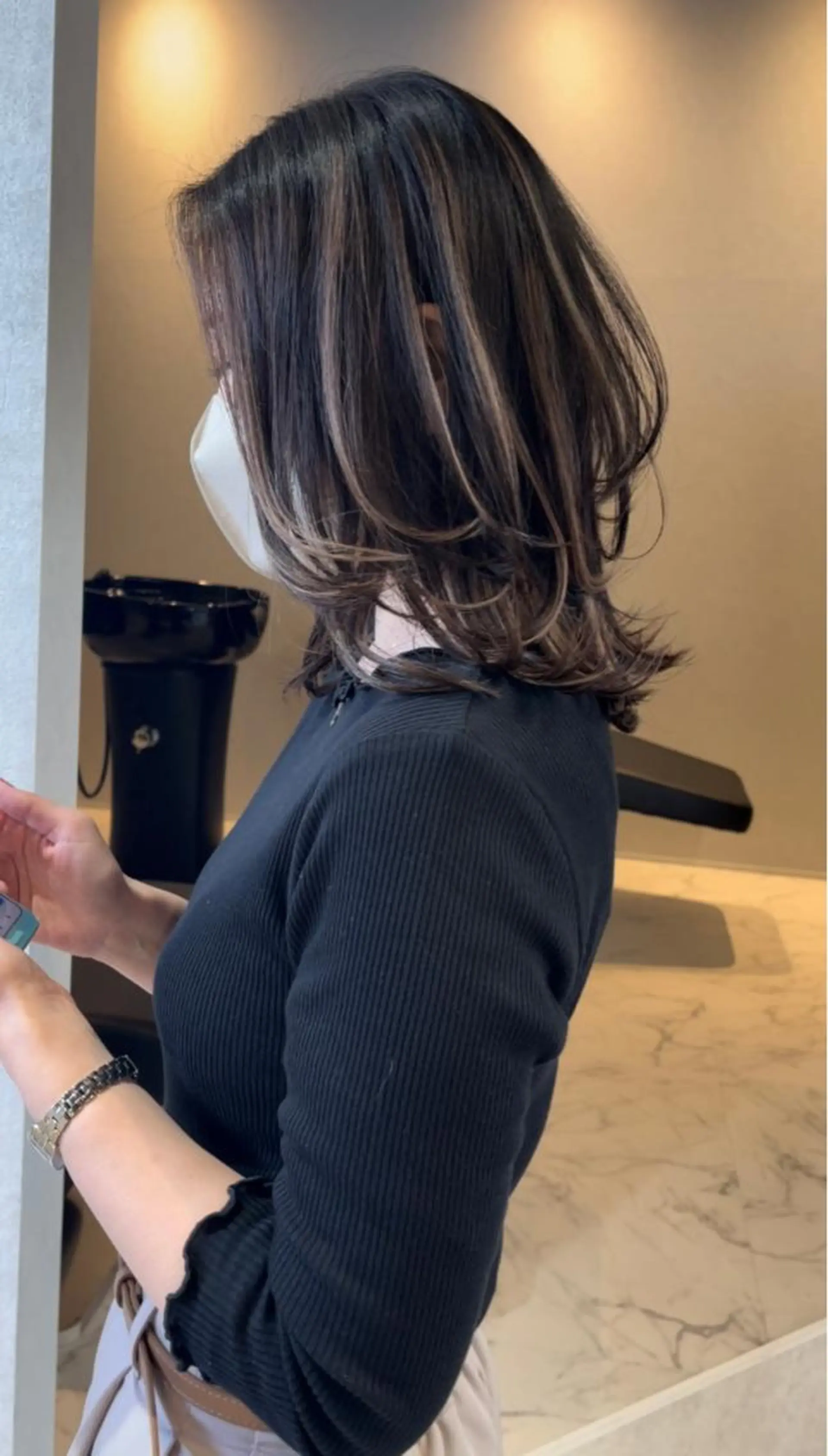 ミディアム カラー ヘアアレンジ バレイヤージュ デザインカラー ハイライトカラー 外国人風カラー ハイライト カット ヘアカラー トリートメント アンドウ ユウ/ レイヤーカット/韓国のヘアスタイル