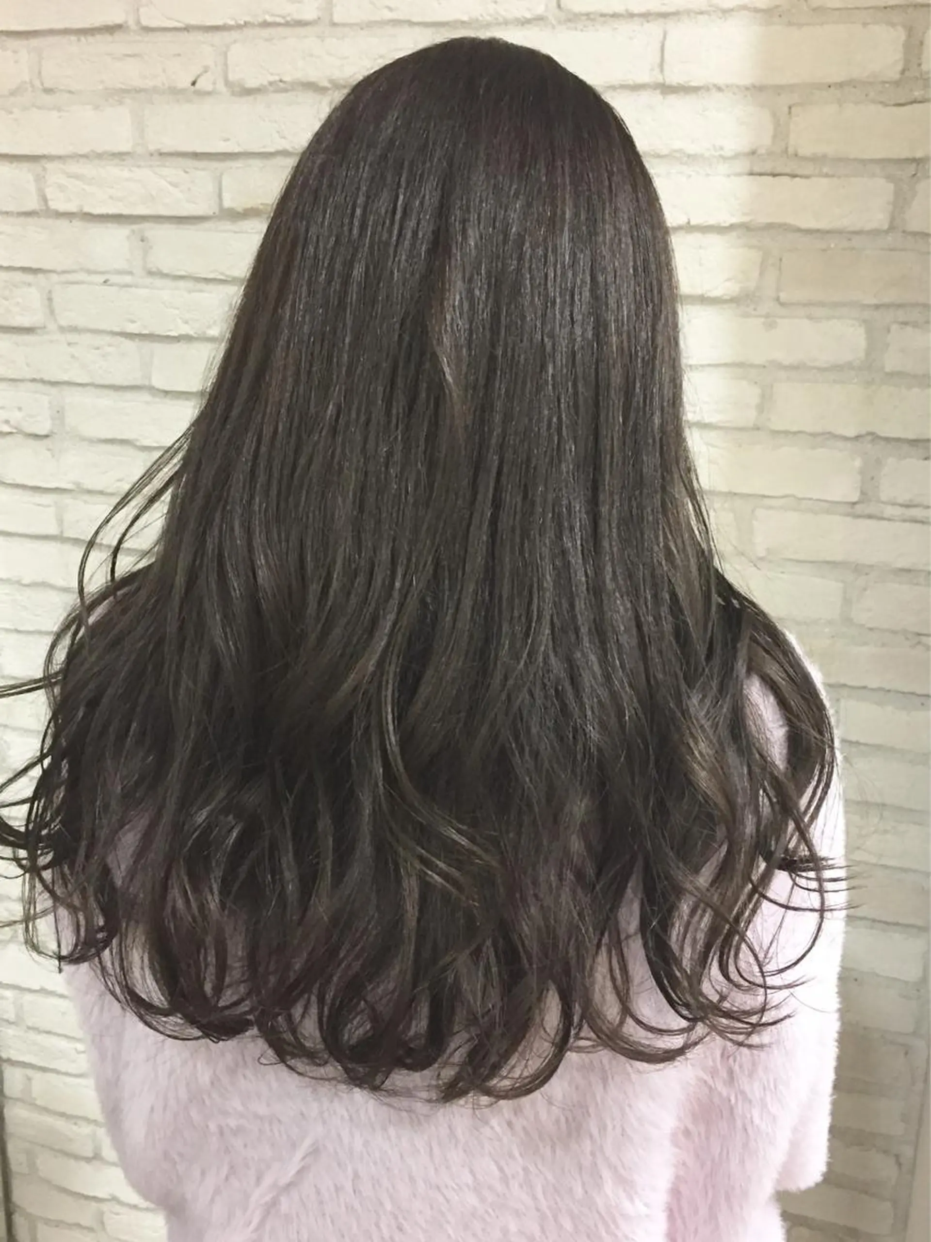 ロング カラー アッシュ ブリーチ グレージュ ブリーチなしカラー HAUS 片山みほのヘアスタイル