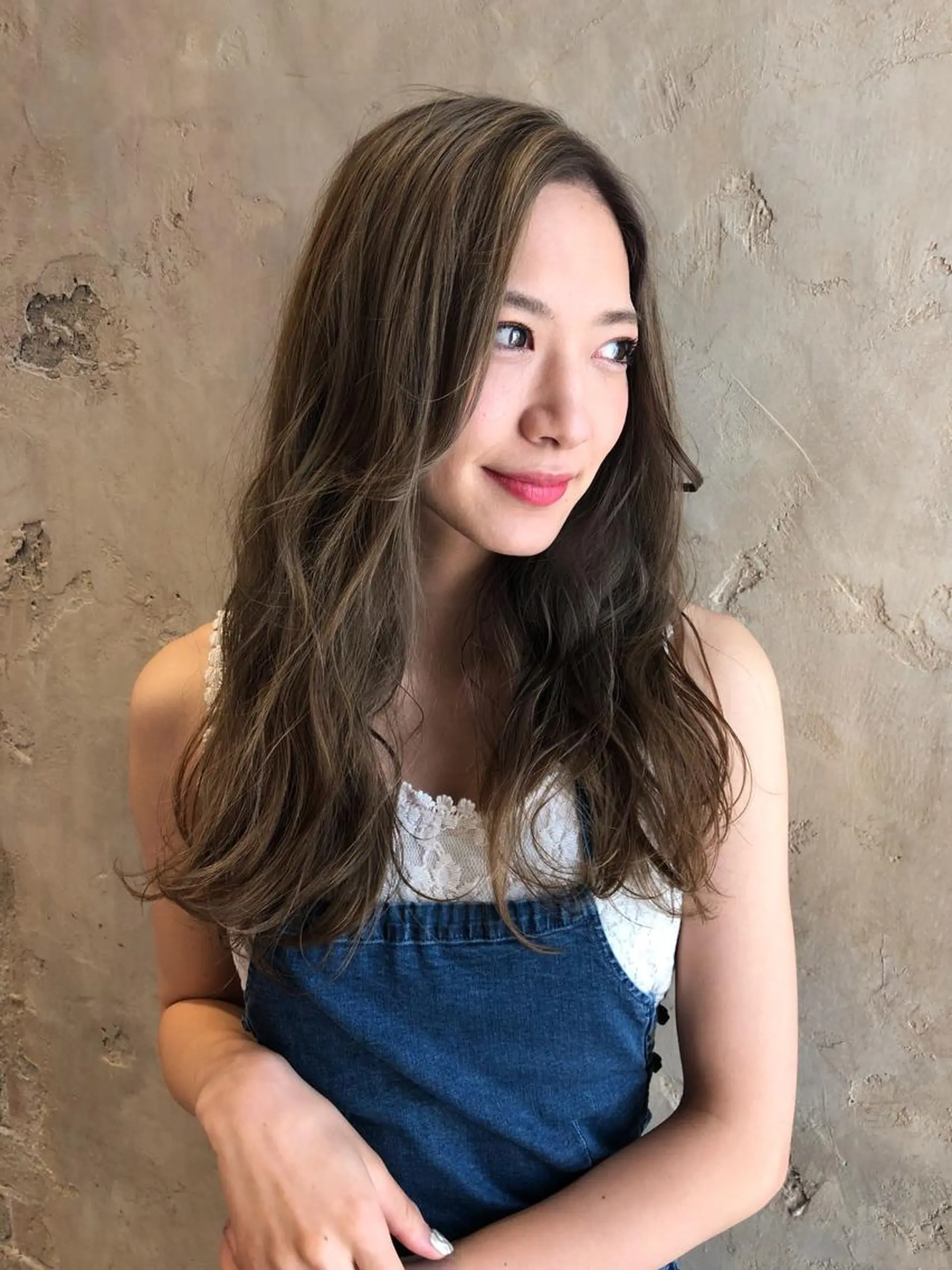 ロング 山菅 光明のヘアスタイル
