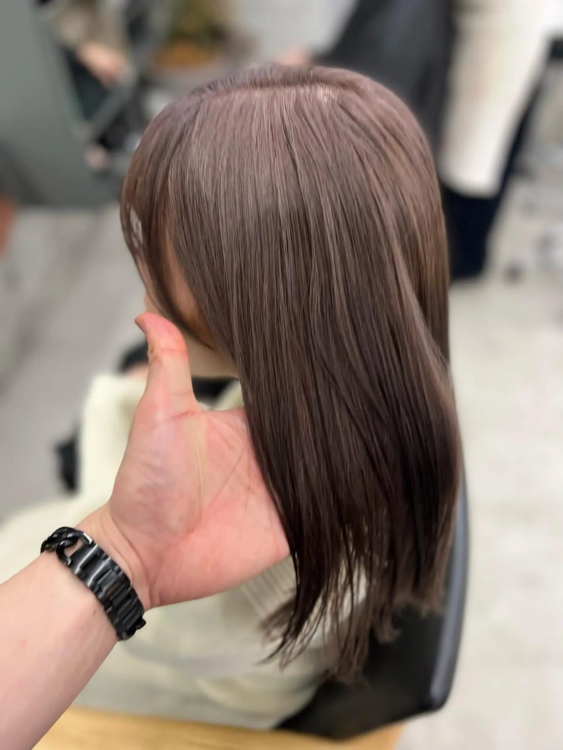 セミロング カラー ブリーチ グレージュ ラベンダーカラー ラベンダーグレージュ ラベンダーグレー ヘアカラー 誰より丁寧なカット/ 小林輝/レイヤーのヘアスタイル
