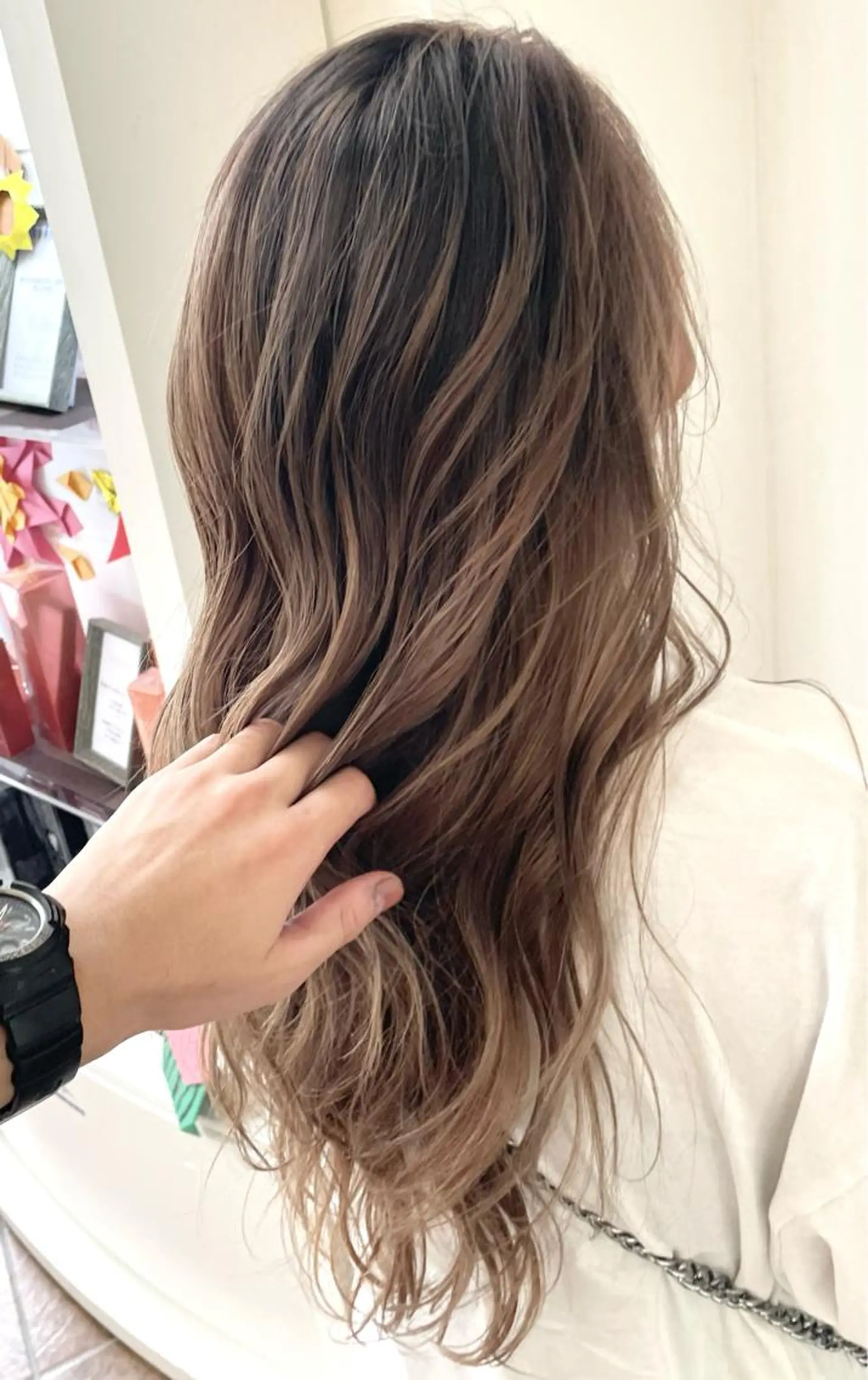 ロング カラー バレイヤージュ レイヤーカット カット ヘアカラー トリートメント ダメージレスブリーチ HIROSHIのヘアスタイル