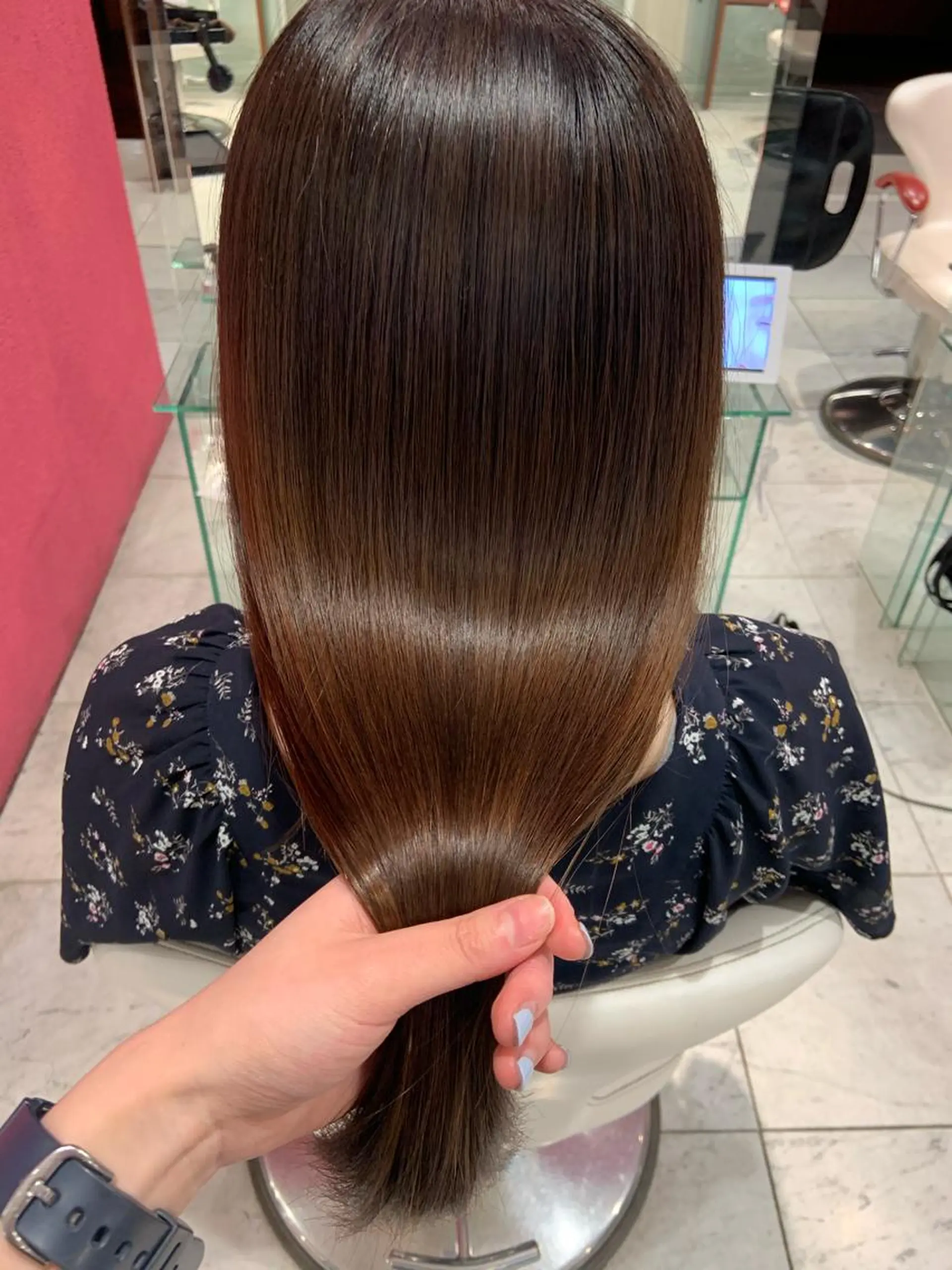yaya✂︎ 美髪/艶カラーのヘアスタイル