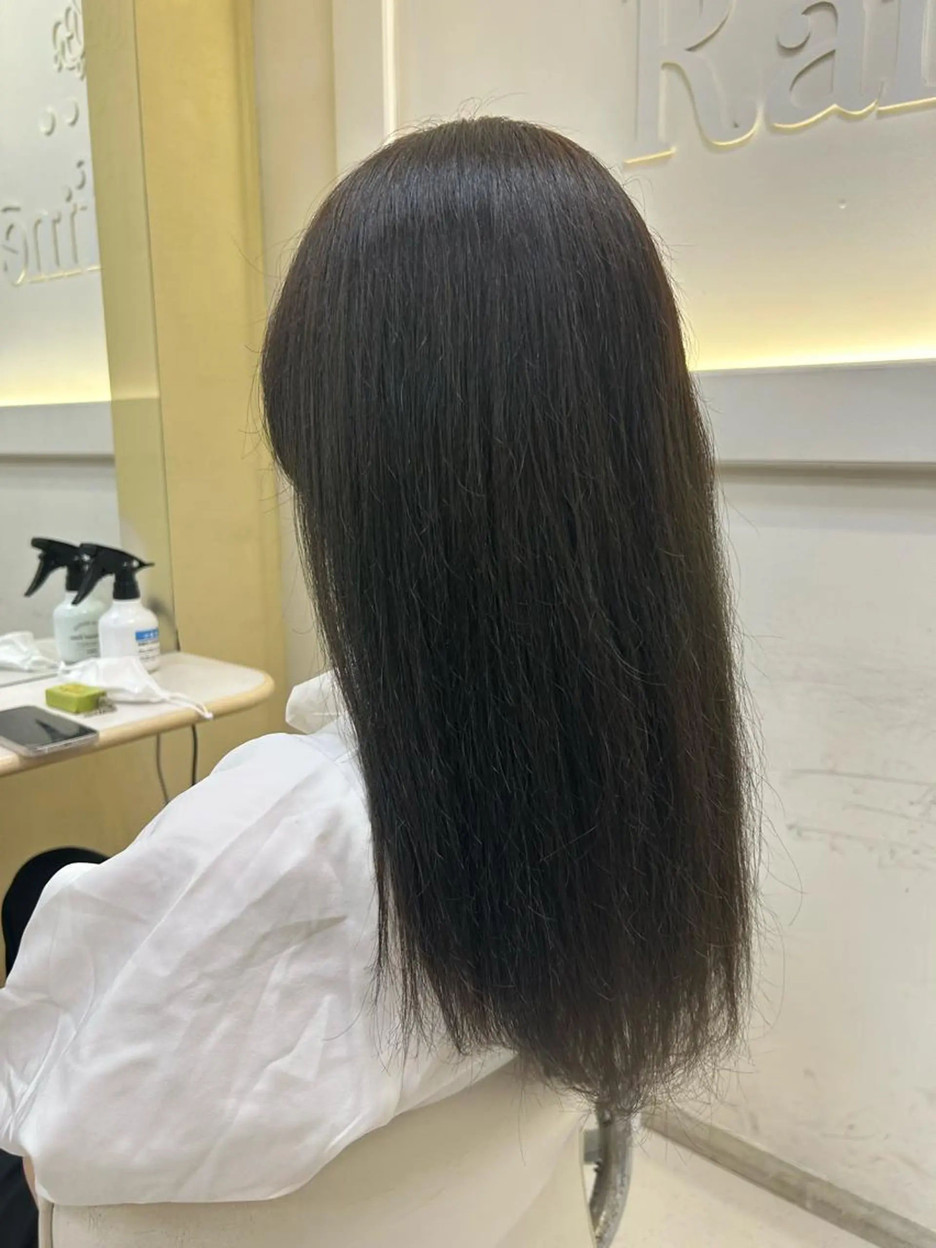 ロング カラー 山端 梨音のヘアスタイル