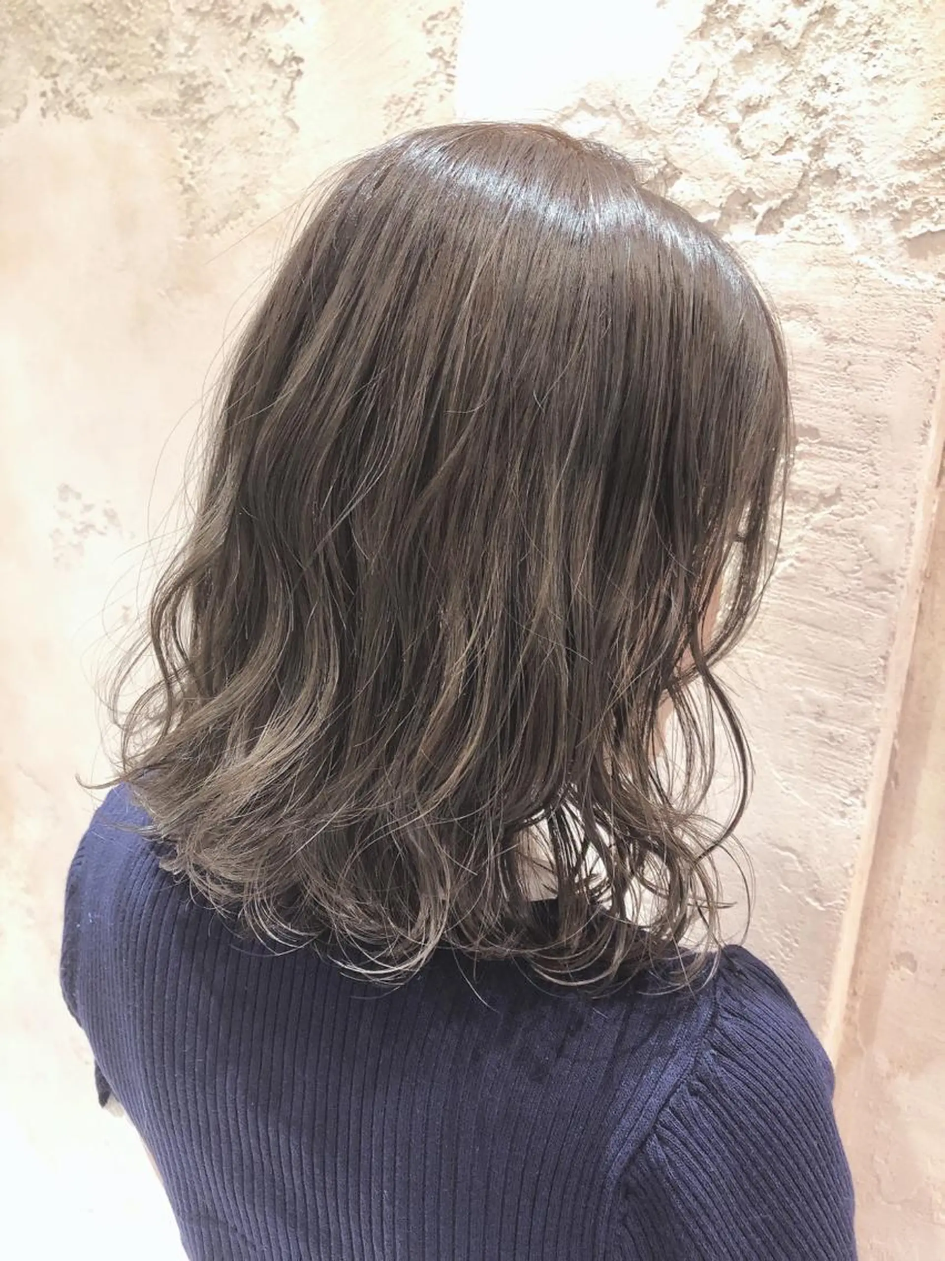 ミディアム 切りっぱなしボブ アッシュ ボブ カット ヘアカラー トリートメント 代表山口ひな 髪質改善のプロのヘアスタイル