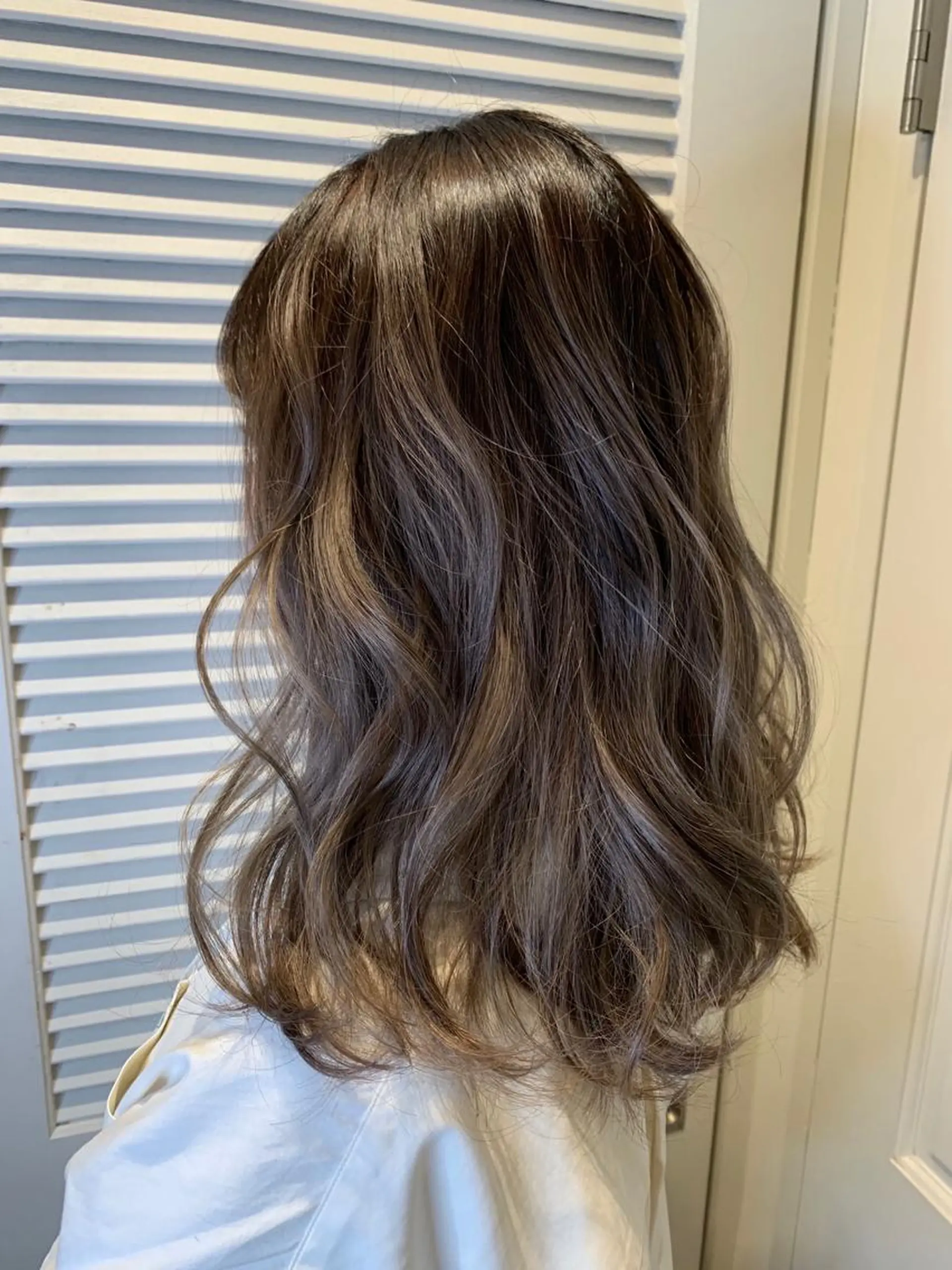 ミディアム アッシュ アッシュブラウン ヘアカラー トリートメント 渋谷ハイトーン/ デザインカラー阿部のヘアスタイル