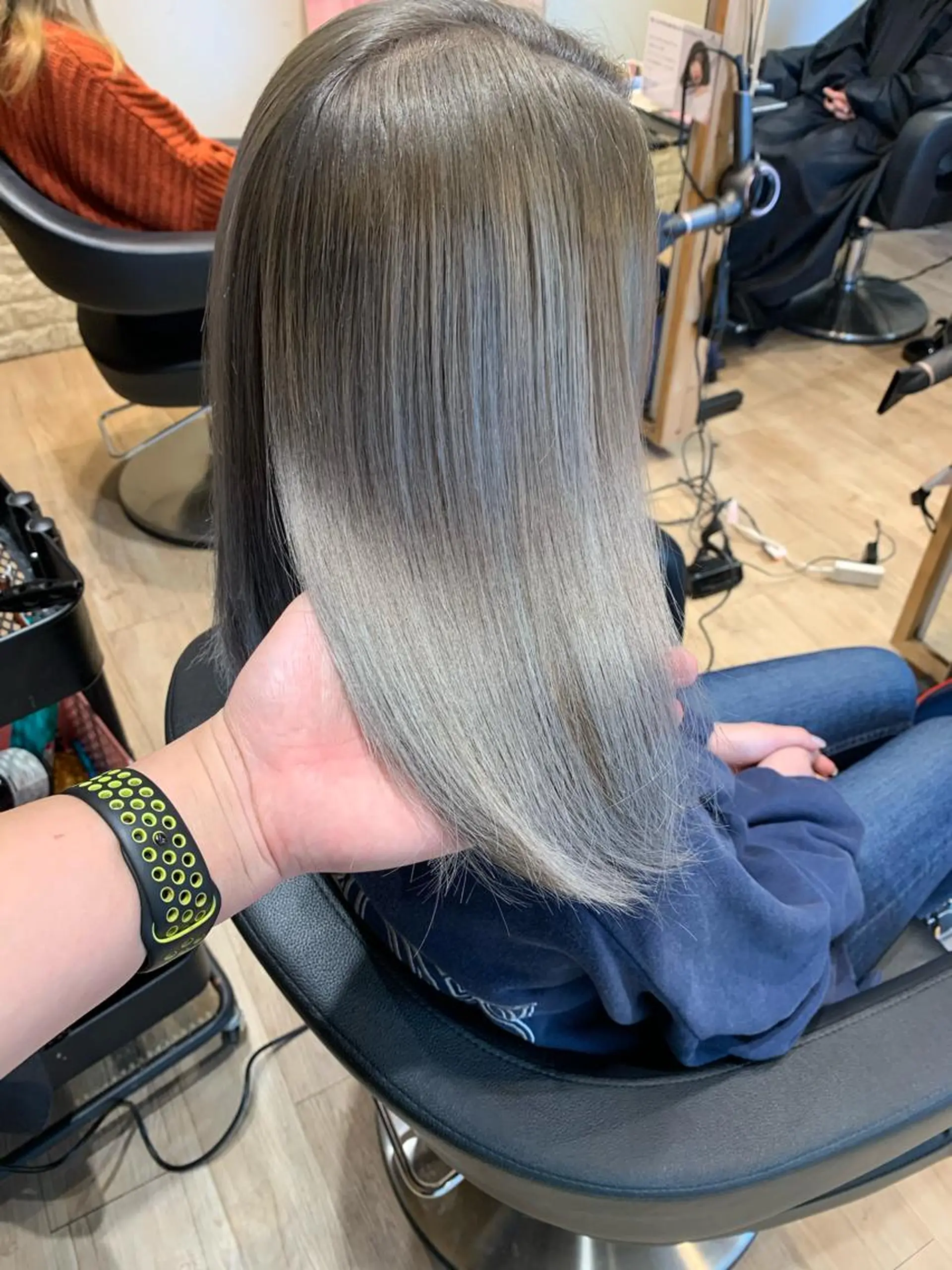 ミディアム カラー ブリーチ ハイライトカラー ハイライト ヘアカラー トリートメント 大久保 隆蔵のヘアスタイル