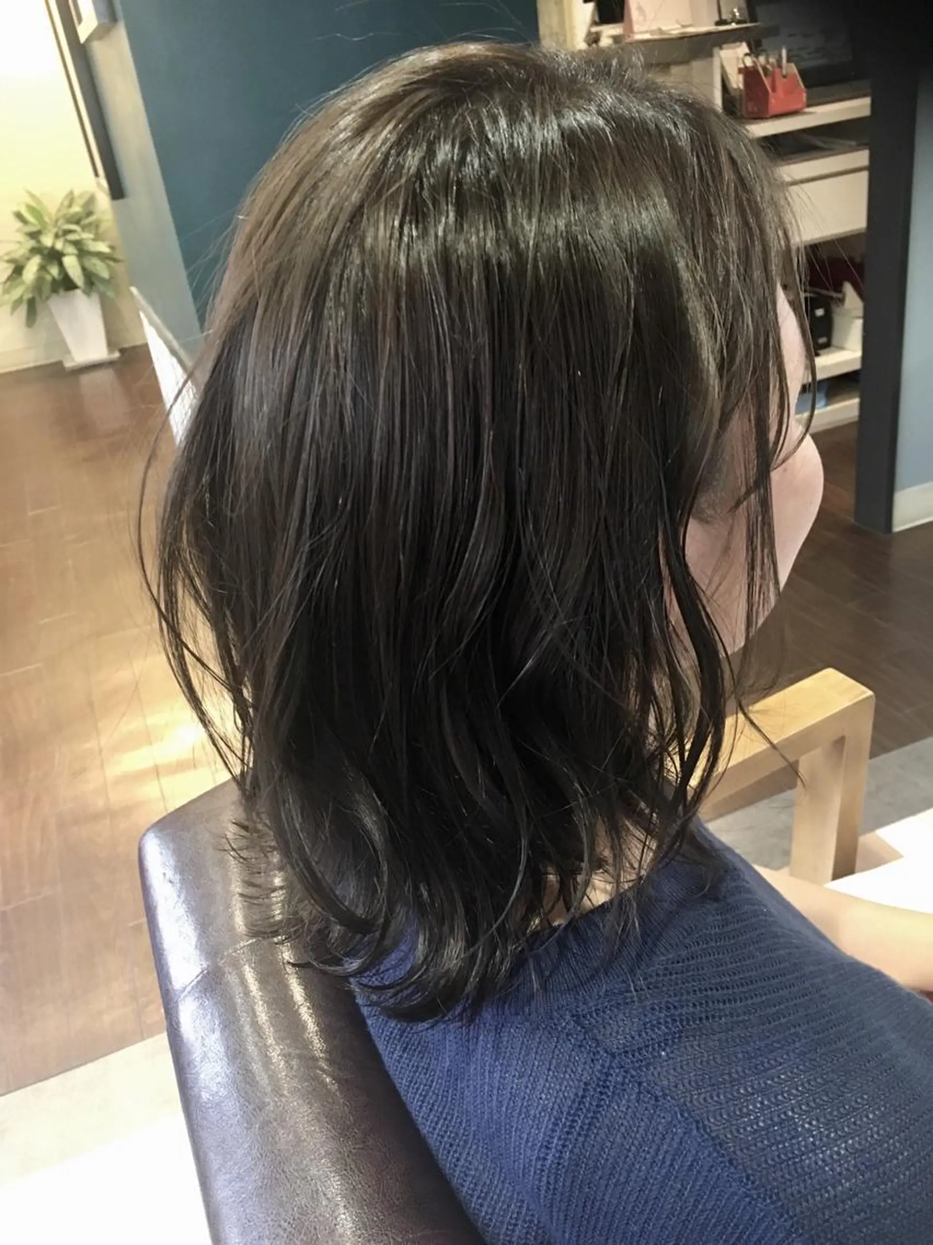 ミディアム アッシュ カット ヘアカラー トリートメント 山田 義人のヘアスタイル