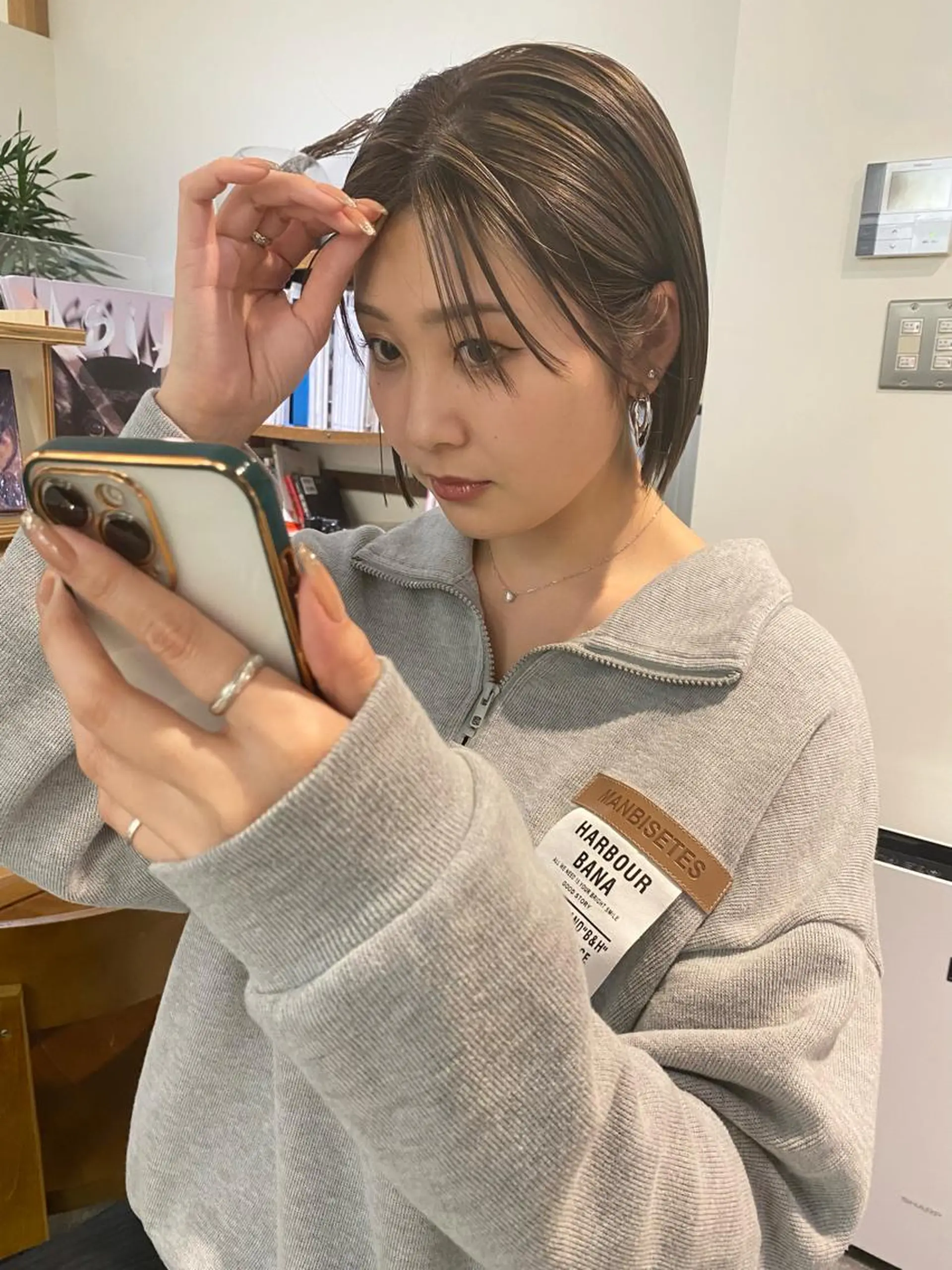 ショート カラー ヘアアレンジ 前下がりボブ ボブ レイヤー🌟艶カラー 🕊まやのヘアスタイル