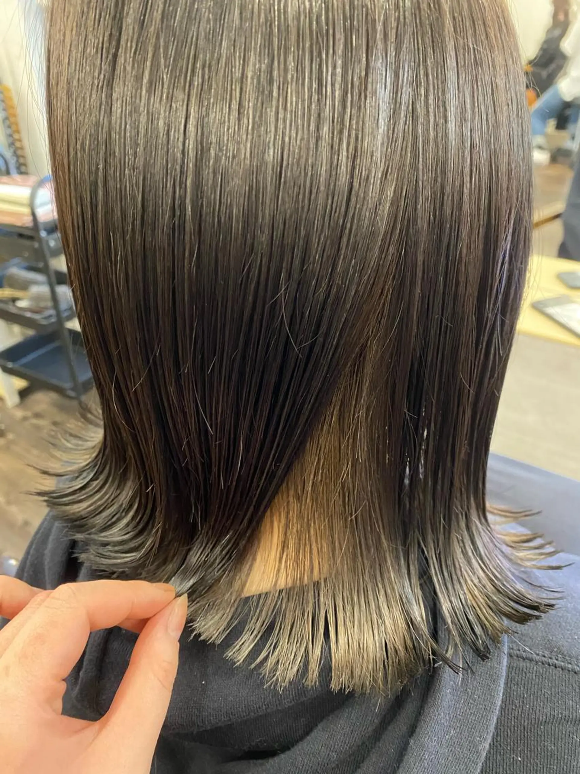 ミディアム ヘアカラー ブリーチ毛対応酸性 ストレート🌈サキのヘアスタイル