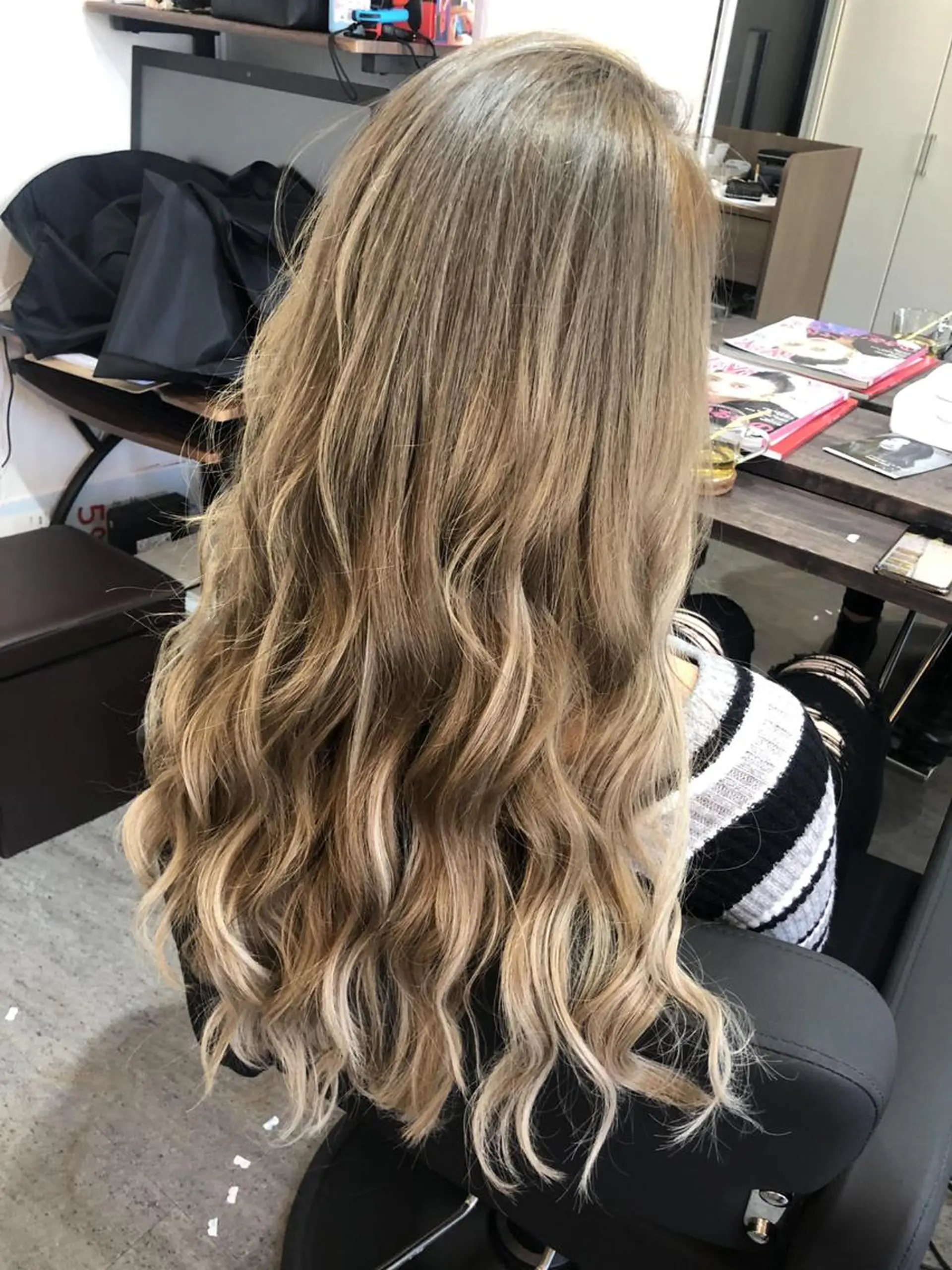 セミロング 100%高級人毛使用 LANIUMEDAのヘアスタイル