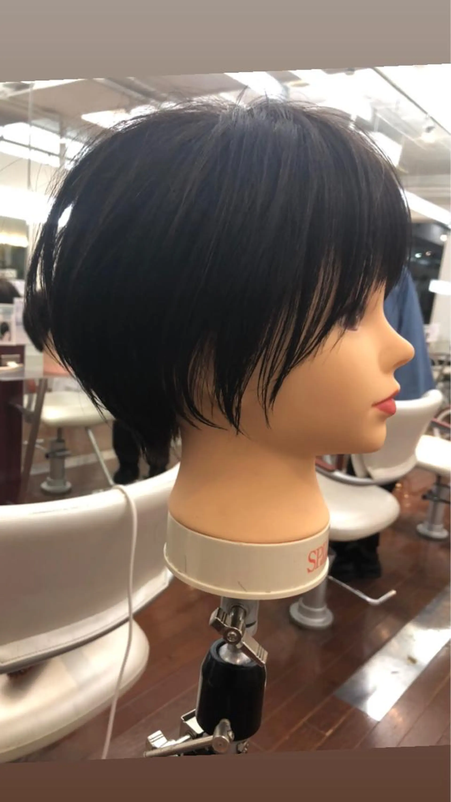 ショート 波巻きスパイラル 河原崎　基のヘアスタイル