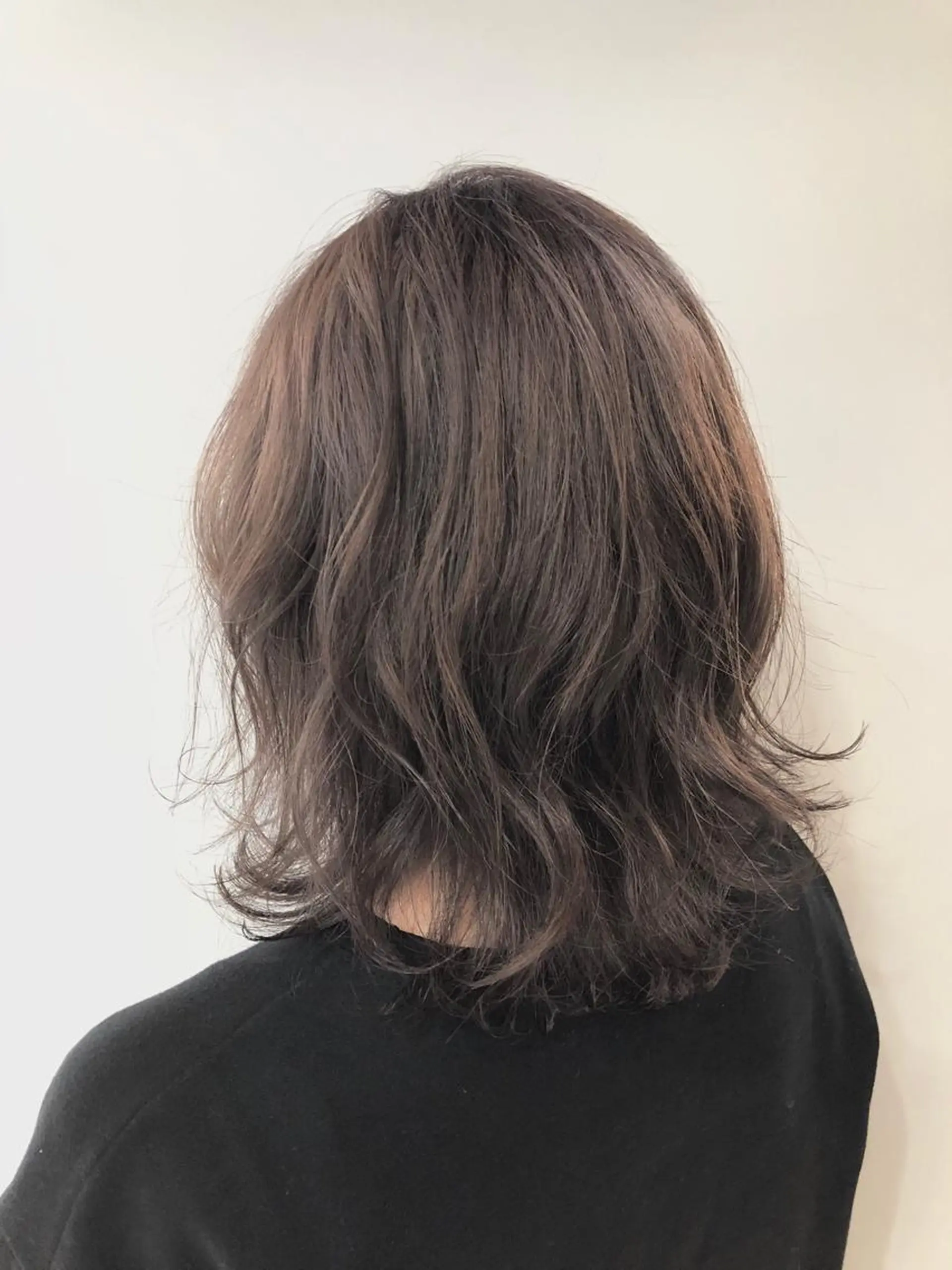 ミディアム カラー アッシュ ラベンダーカラー ラベンダーアッシュ 女性リピ90%🍨 🩷佐藤みずきのヘアスタイル