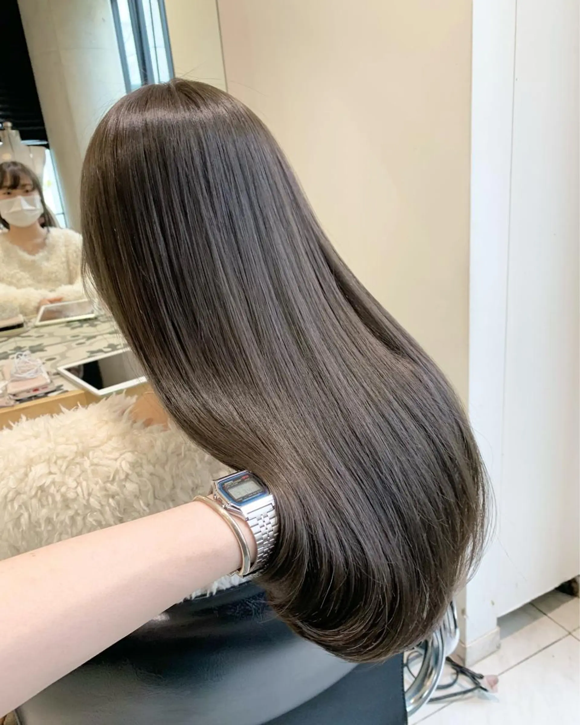 ロング カラー グレージュ オリーブグレージュ オリーブグレー TENELE所属・チバ タクミのヘアスタイル