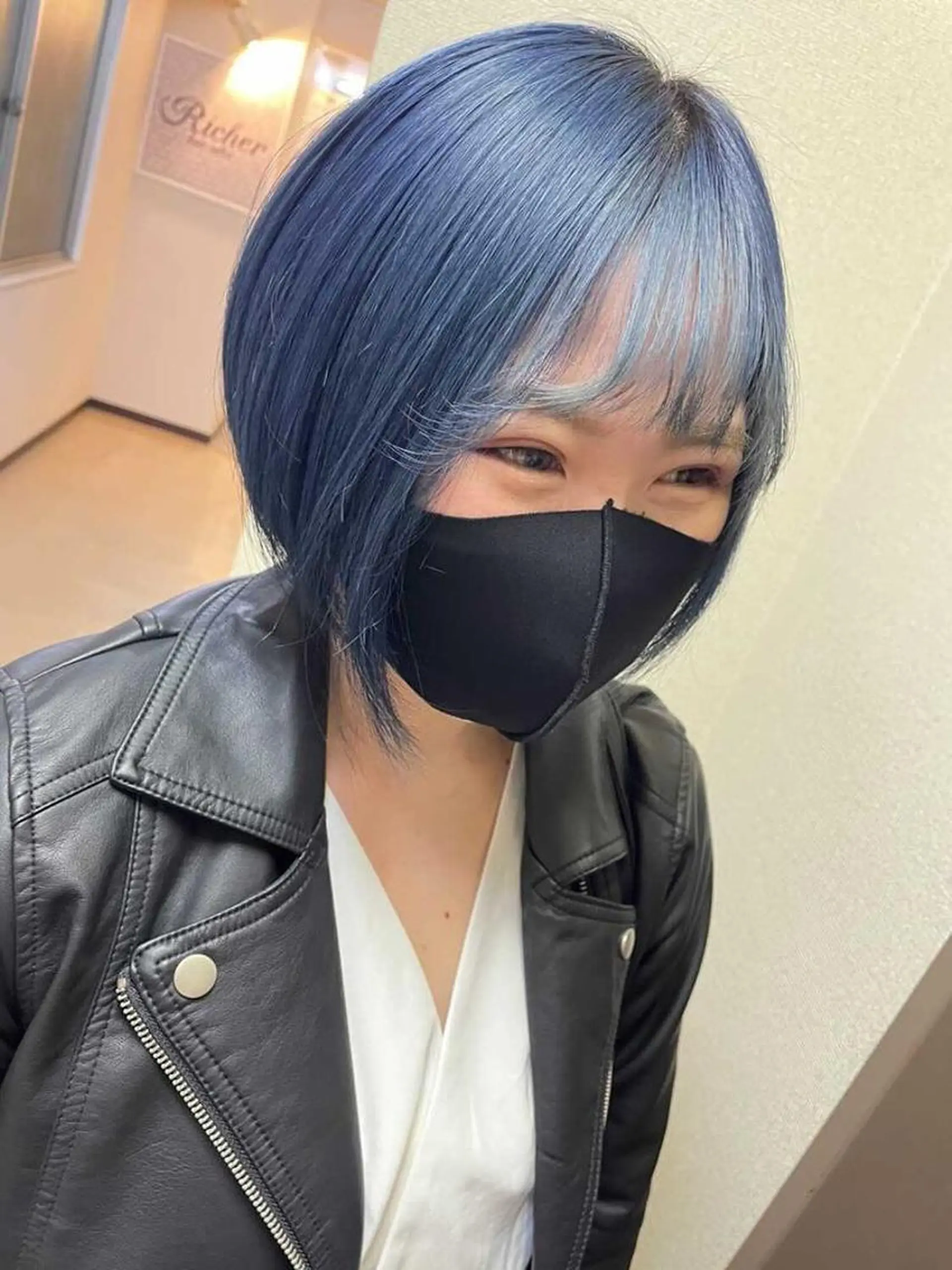 ショート カラー ショートボブ ブリーチ ブルーカラー ボブ ショートヘア カット ヘアカラー トリートメント ヘアセット Aujua ソムリエ 勝又舞夏のヘアスタイル