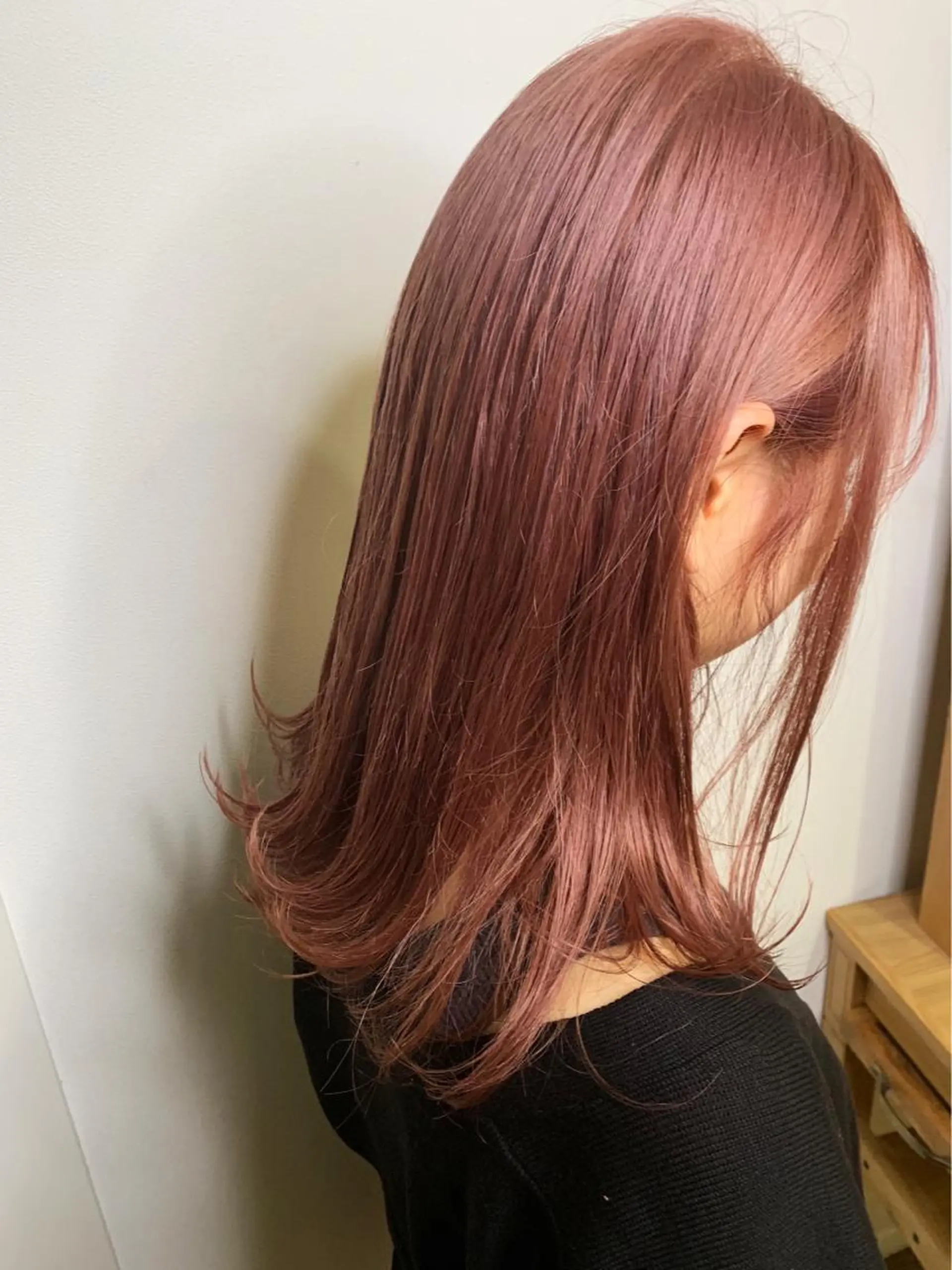 セミロング カラー ベージュカラー ピンクカラー ピンクベージュ ヘアカラー トリートメント エクステ KAZUMAのヘアスタイル