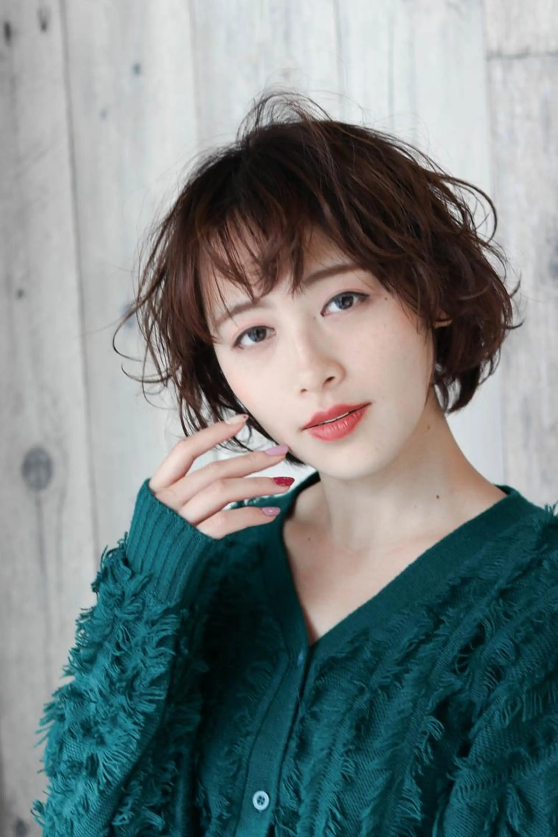ミディアム HITOMI .のヘアスタイル