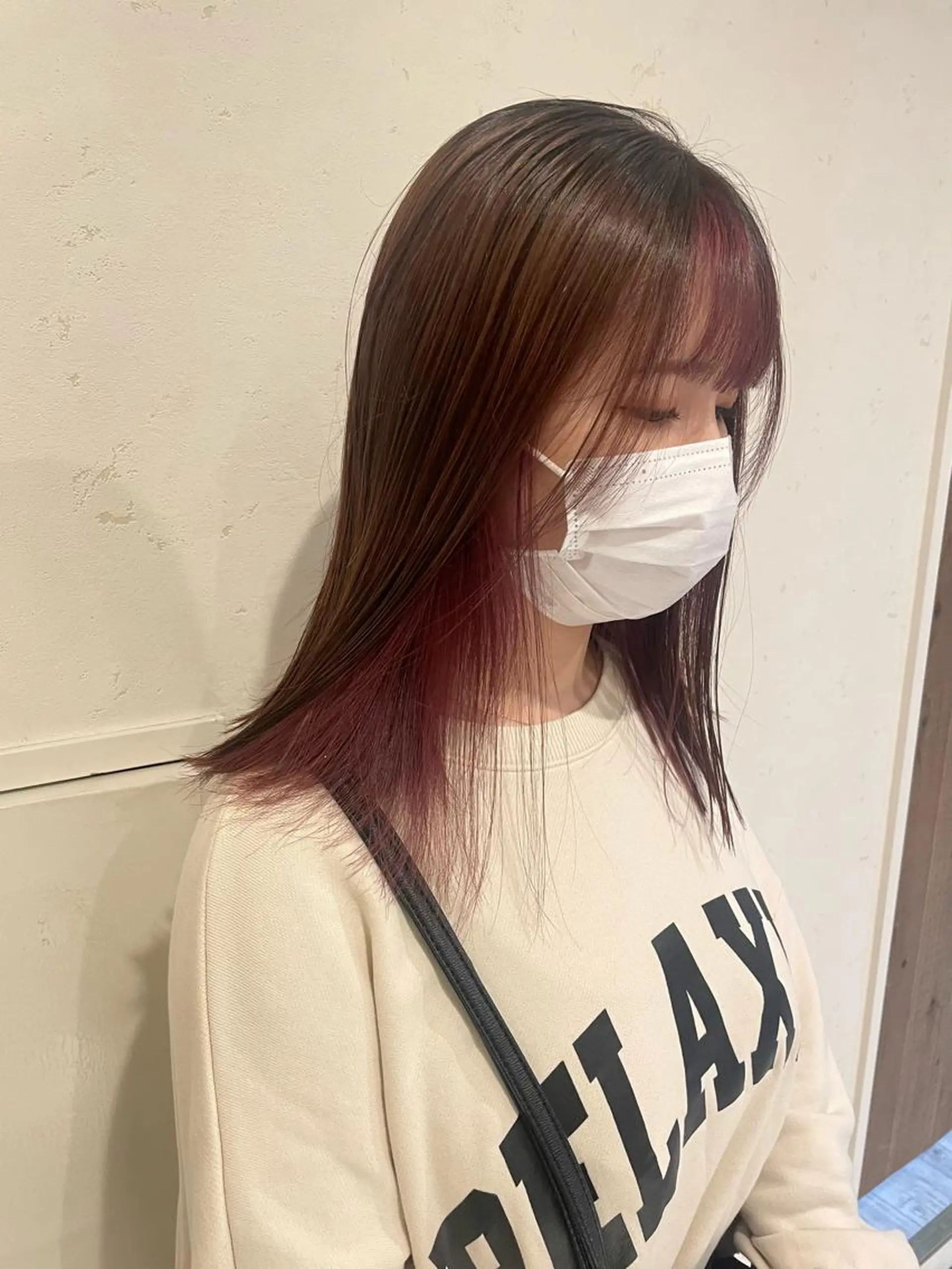 セミロング カラー ブリーチ デザインカラー インナーカラー ヘアカラー 渋谷 留菜のヘアスタイル