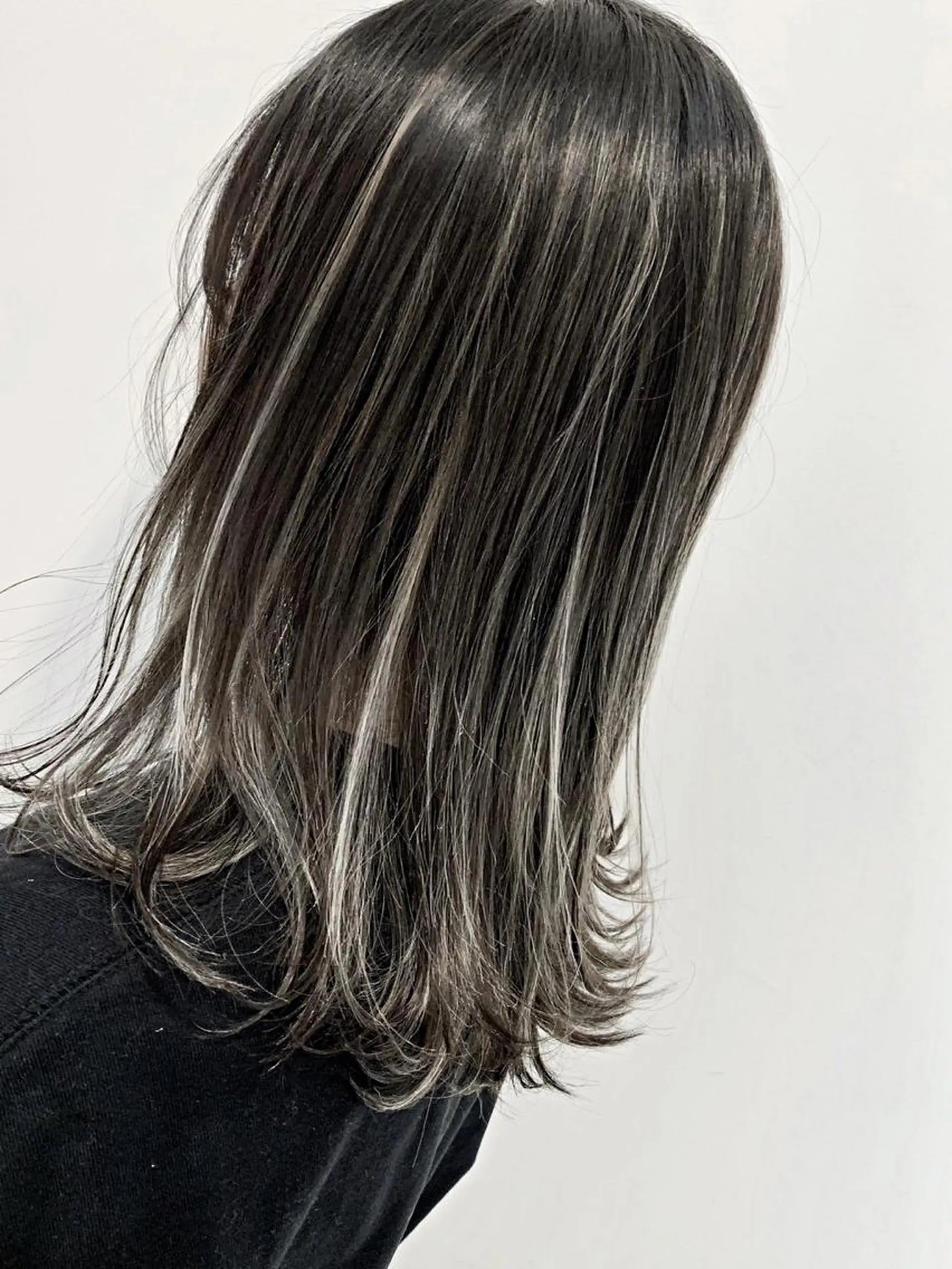 セミロング ヘアカラー 坂野 結子のヘアスタイル