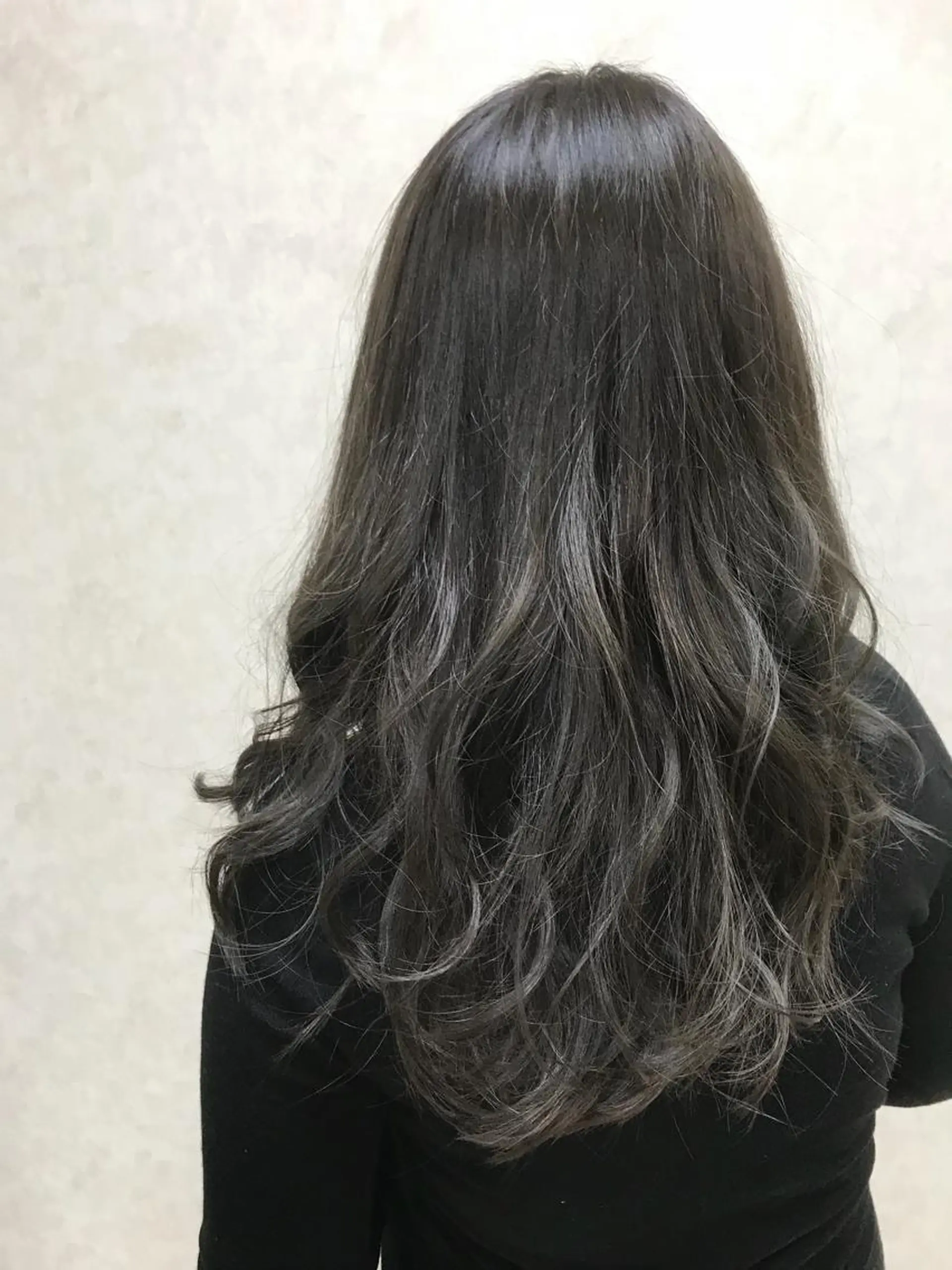 ロング カラー グレージュ イルミナカラー 竹井 寛喜のヘアスタイル