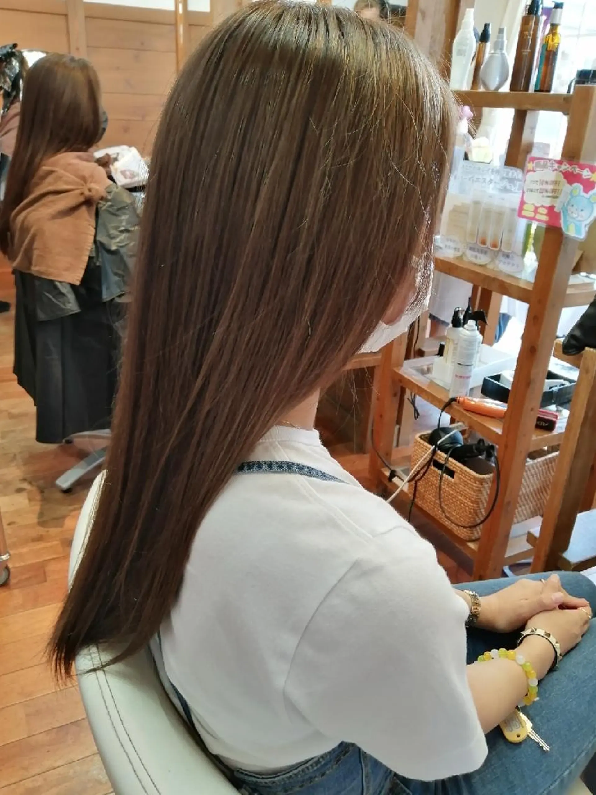 ロング カラー ベージュカラー 足立 悠輔のヘアスタイル