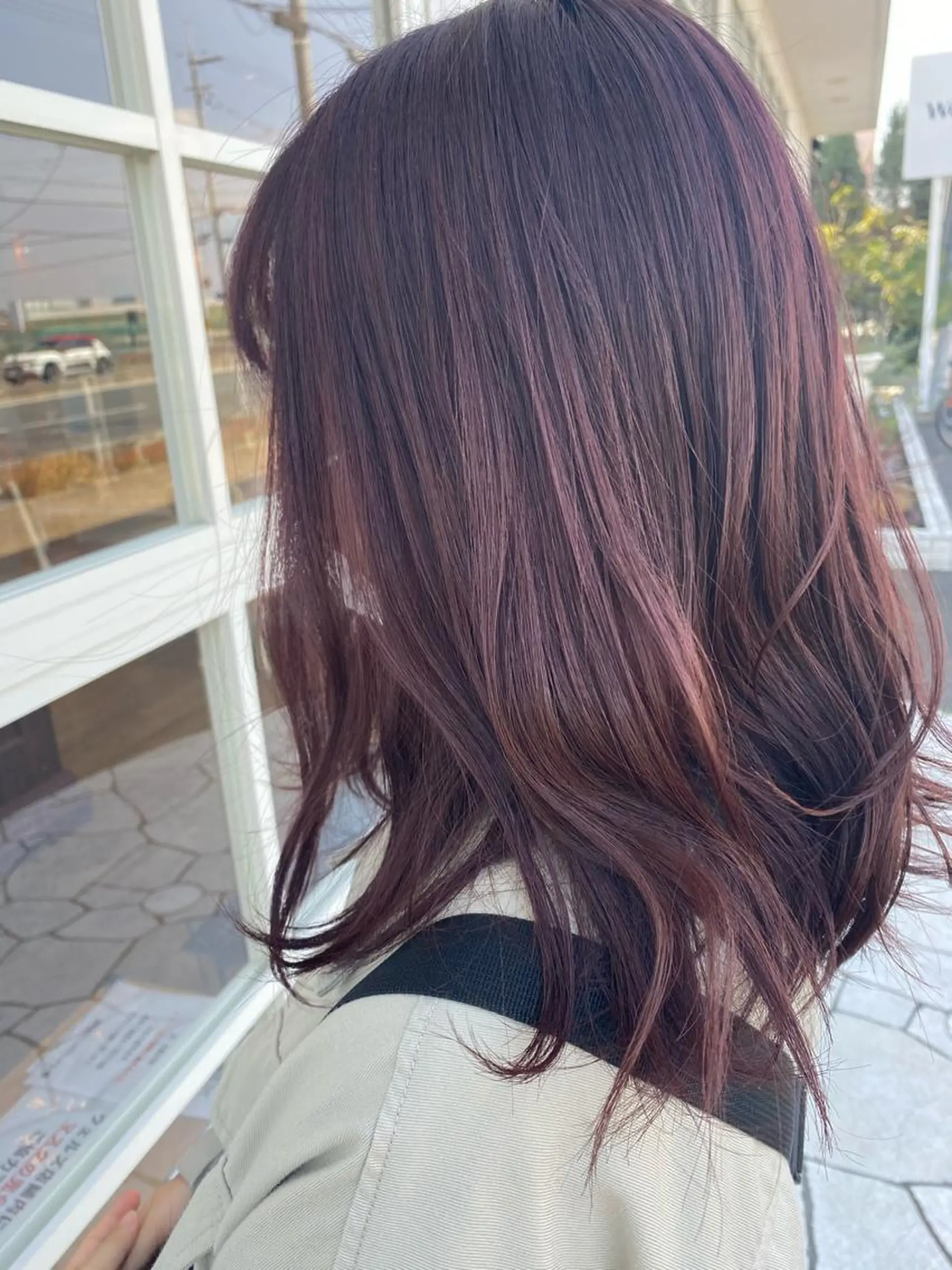 セミロング 岡本 真実のヘアスタイル