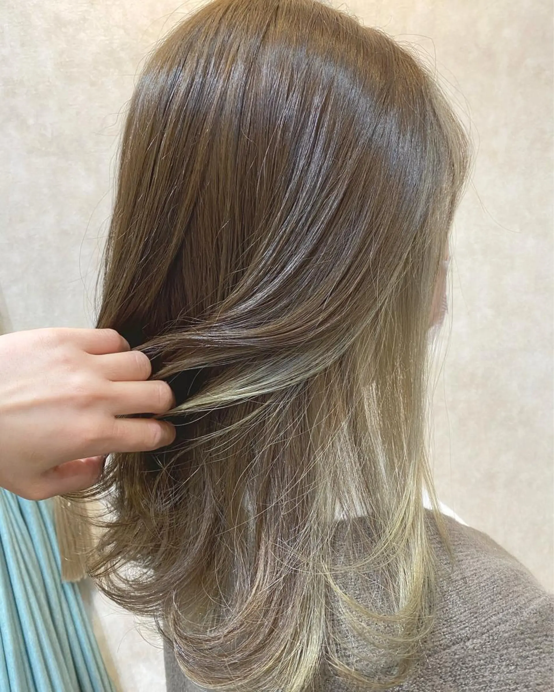 ミディアム カラー インナーカラー 齊藤 萌香のヘアスタイル