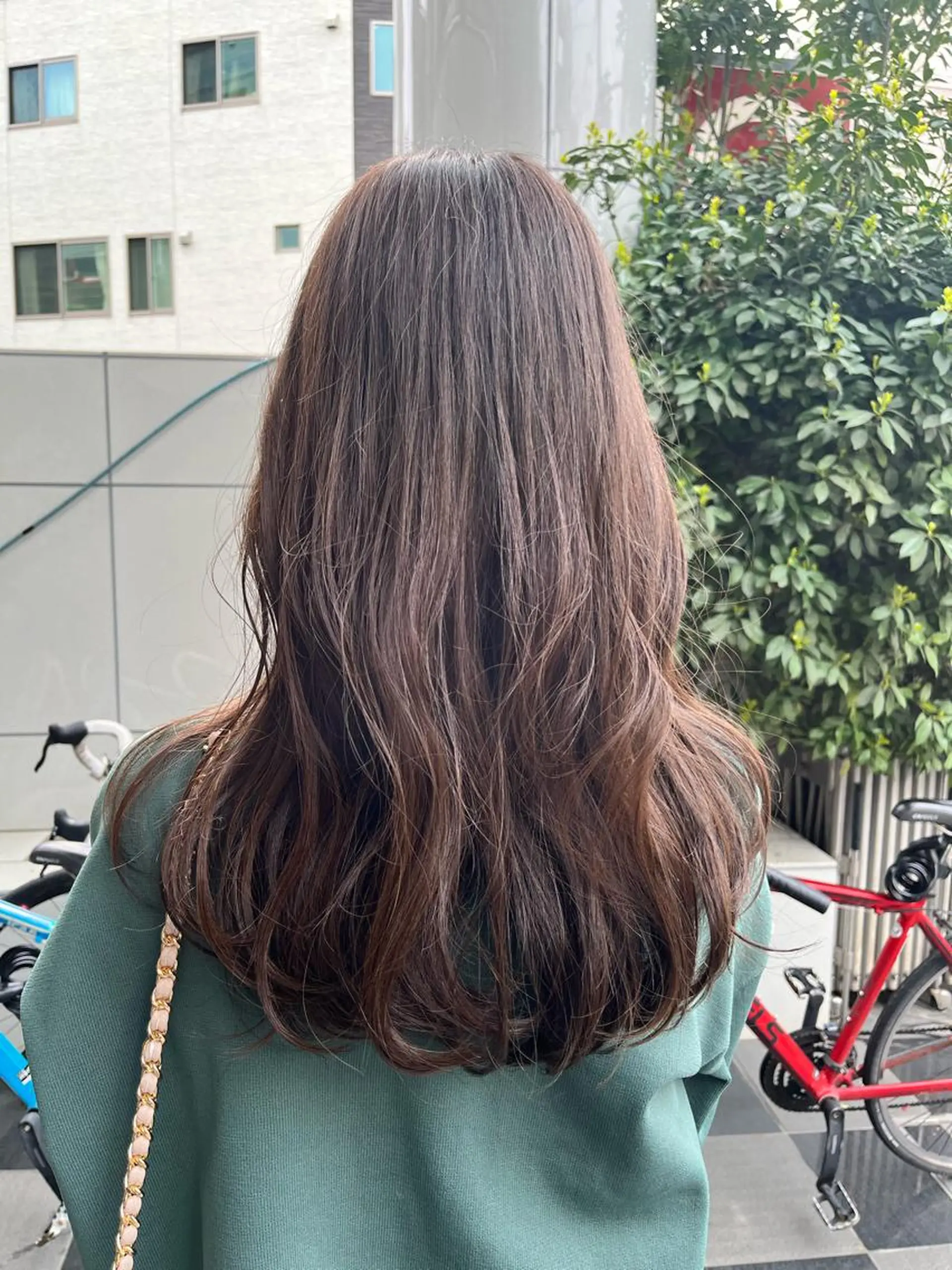 カラー 西形 梨瑚のヘアスタイル