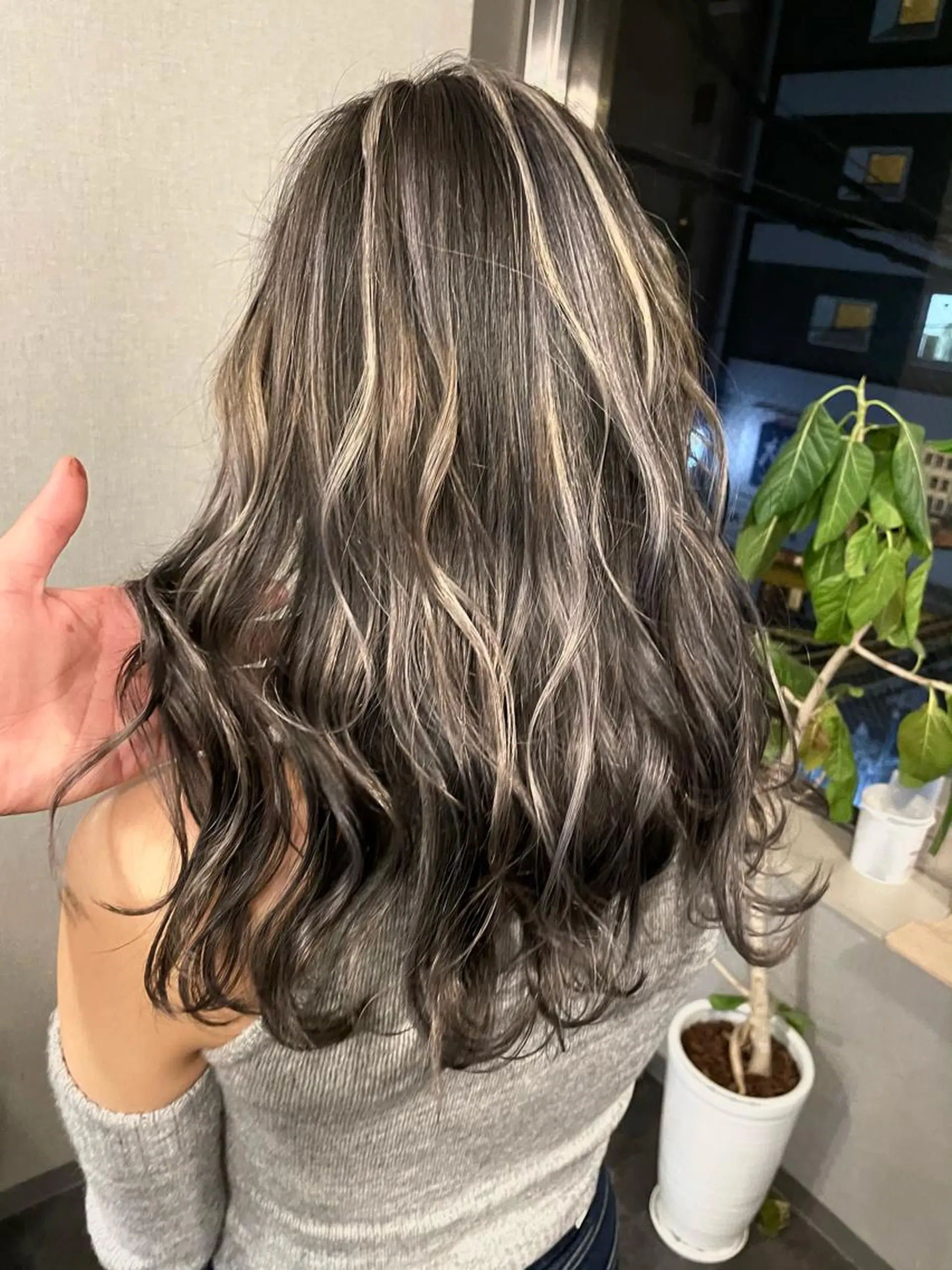 セミロング ハイライト S.SWEET 河原町店のヘアスタイル