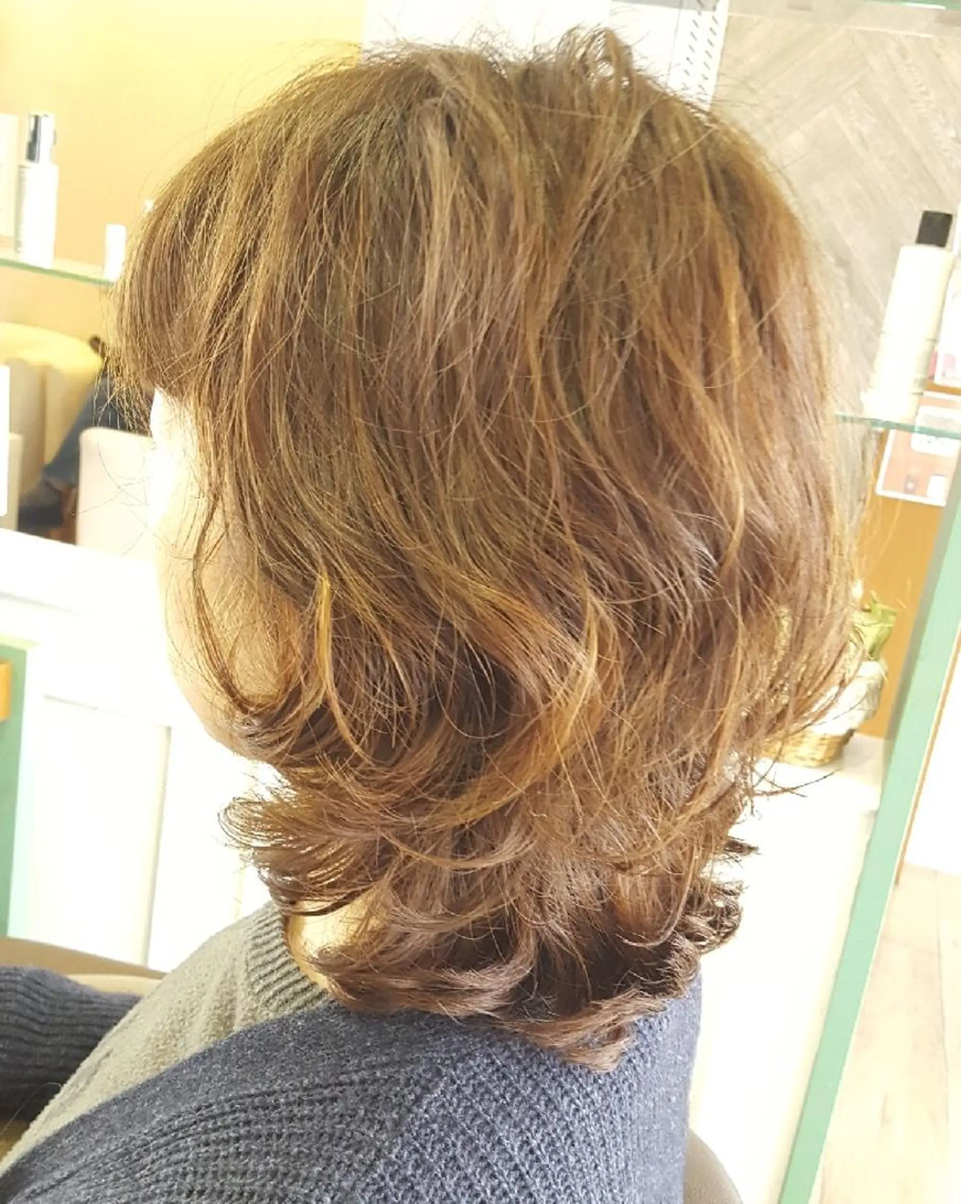 パーマ 若泉 真梨のヘアスタイル