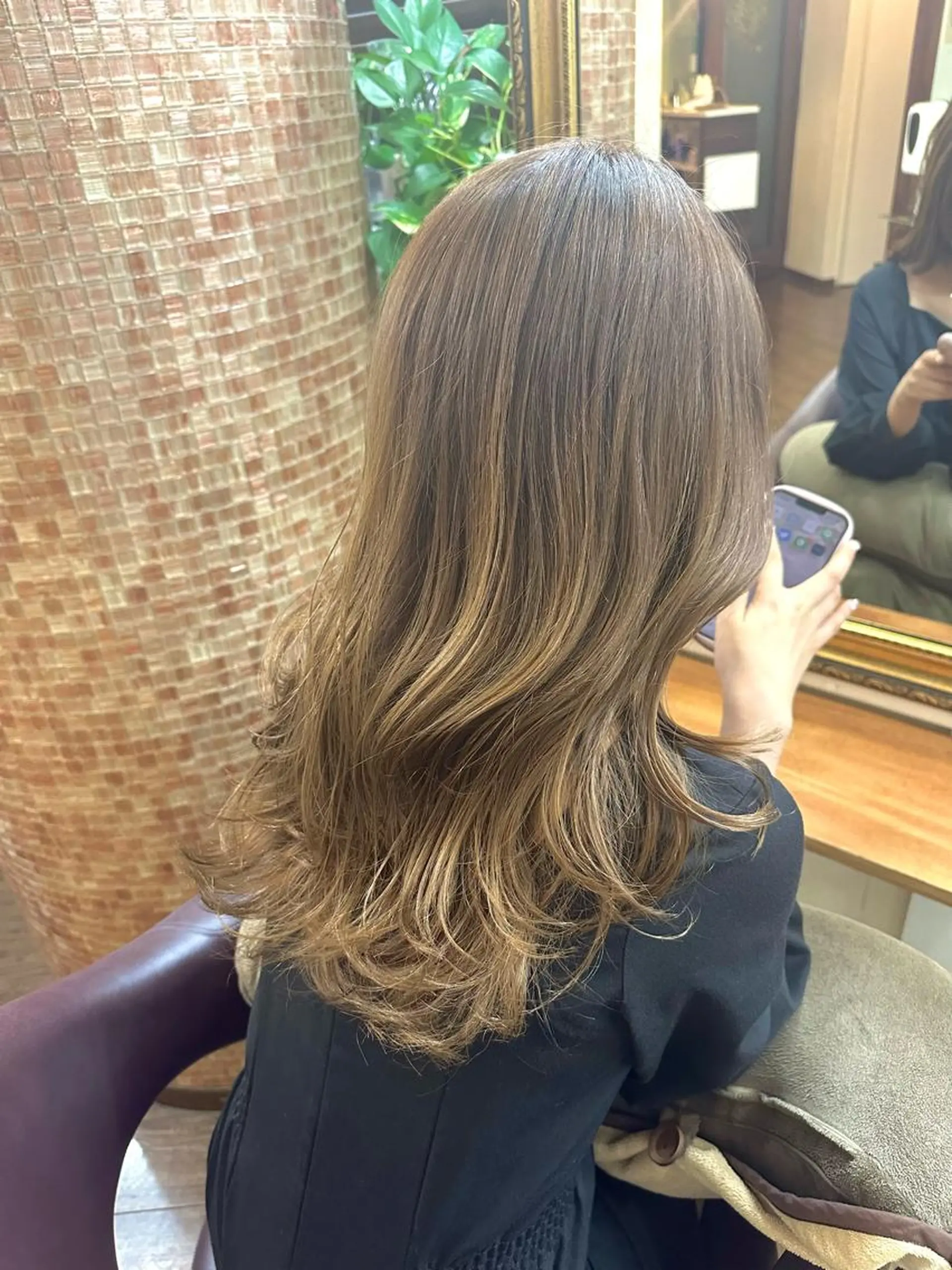 ロング カラー ヘアカラー トリートメント 🌱ケミカル美容師 未来を綺麗に🌱優吾のヘアスタイル