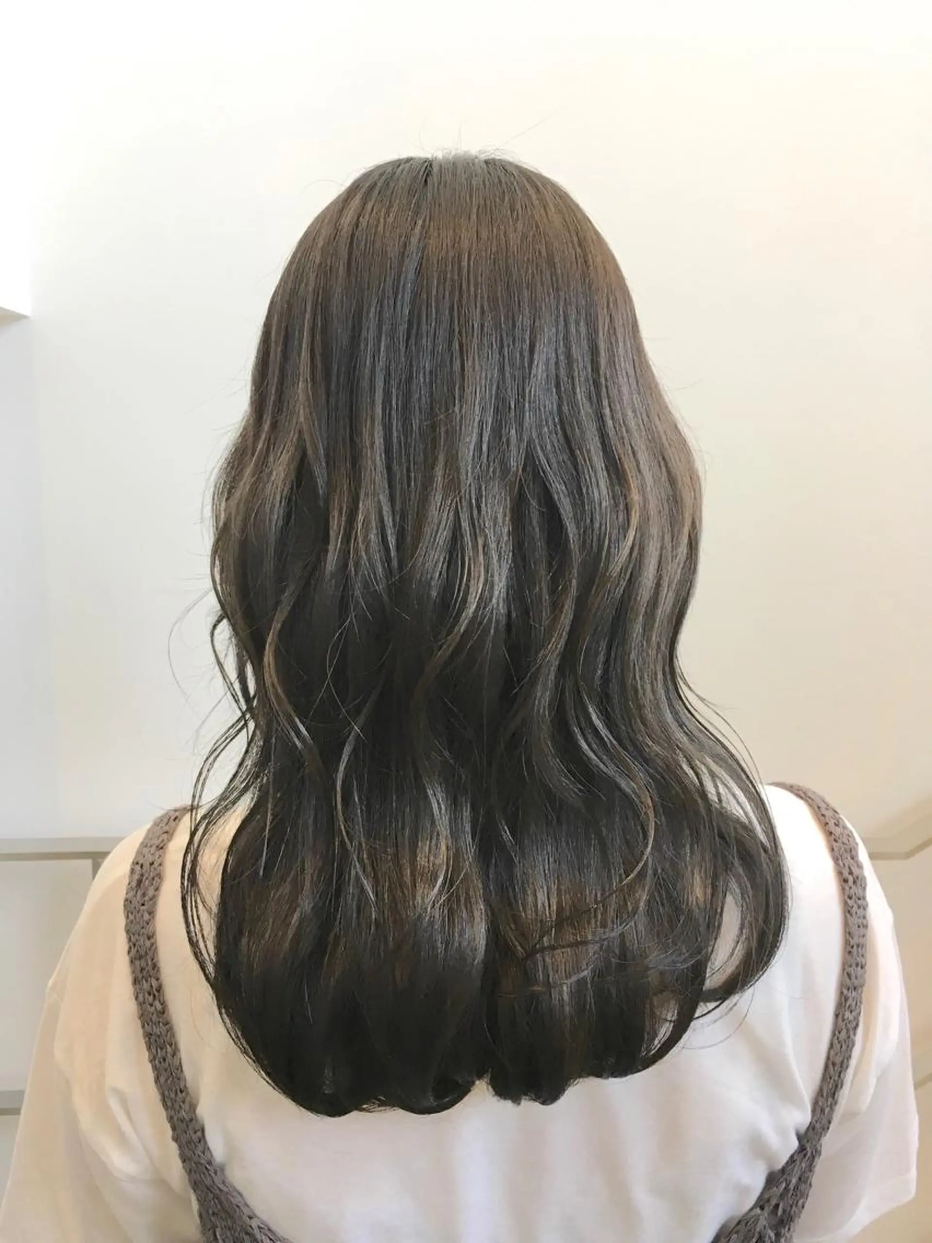 ロング カラー ブリーチ グレージュ ブリーチなしカラー go today shaire salon 本店所属・yoshi ☆のヘアスタイル