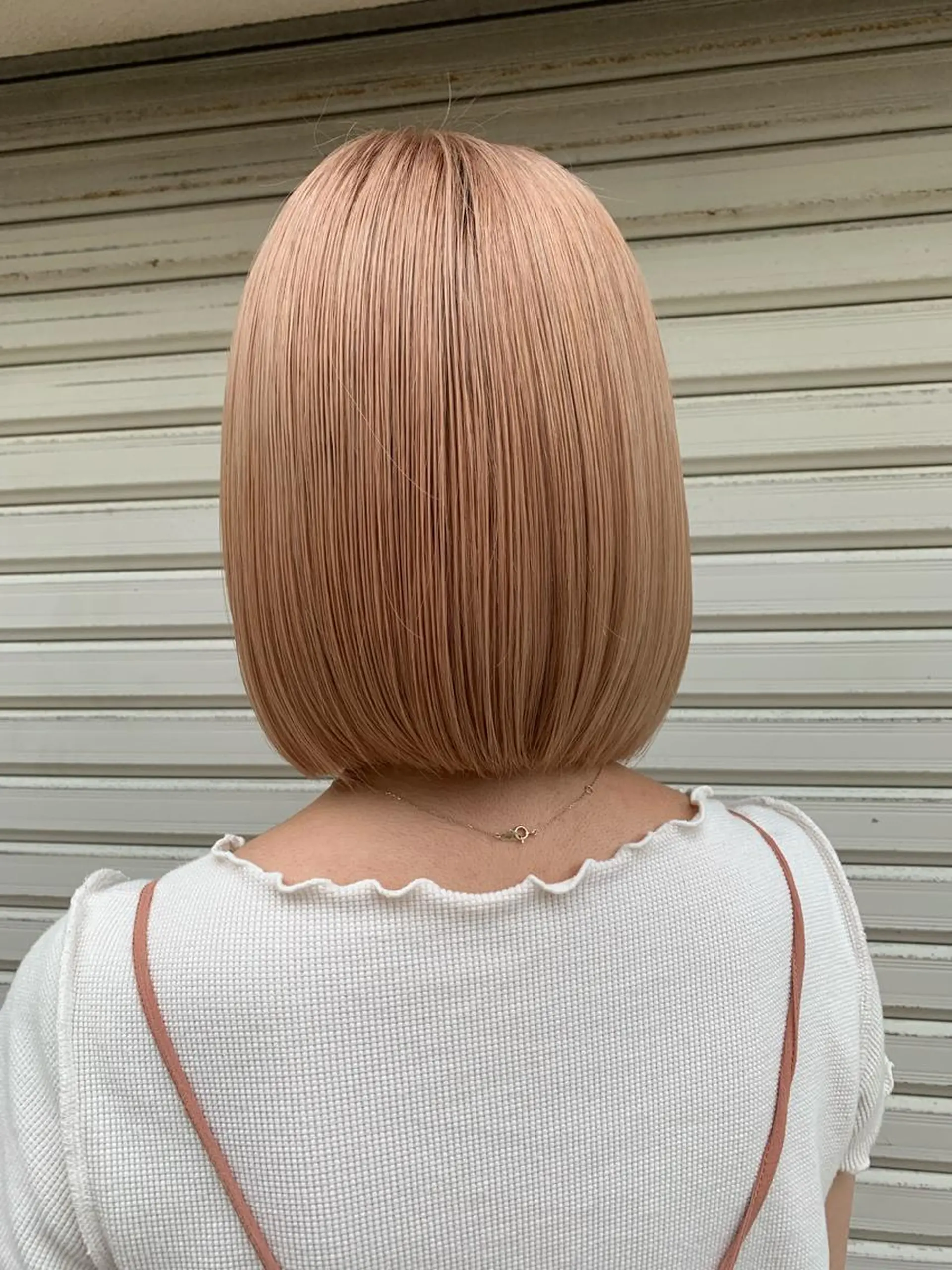 ミディアム カラー ベージュカラー ブリーチ ミルクティーベージュ ブリーチカラーが人気 onnuのヘアスタイル