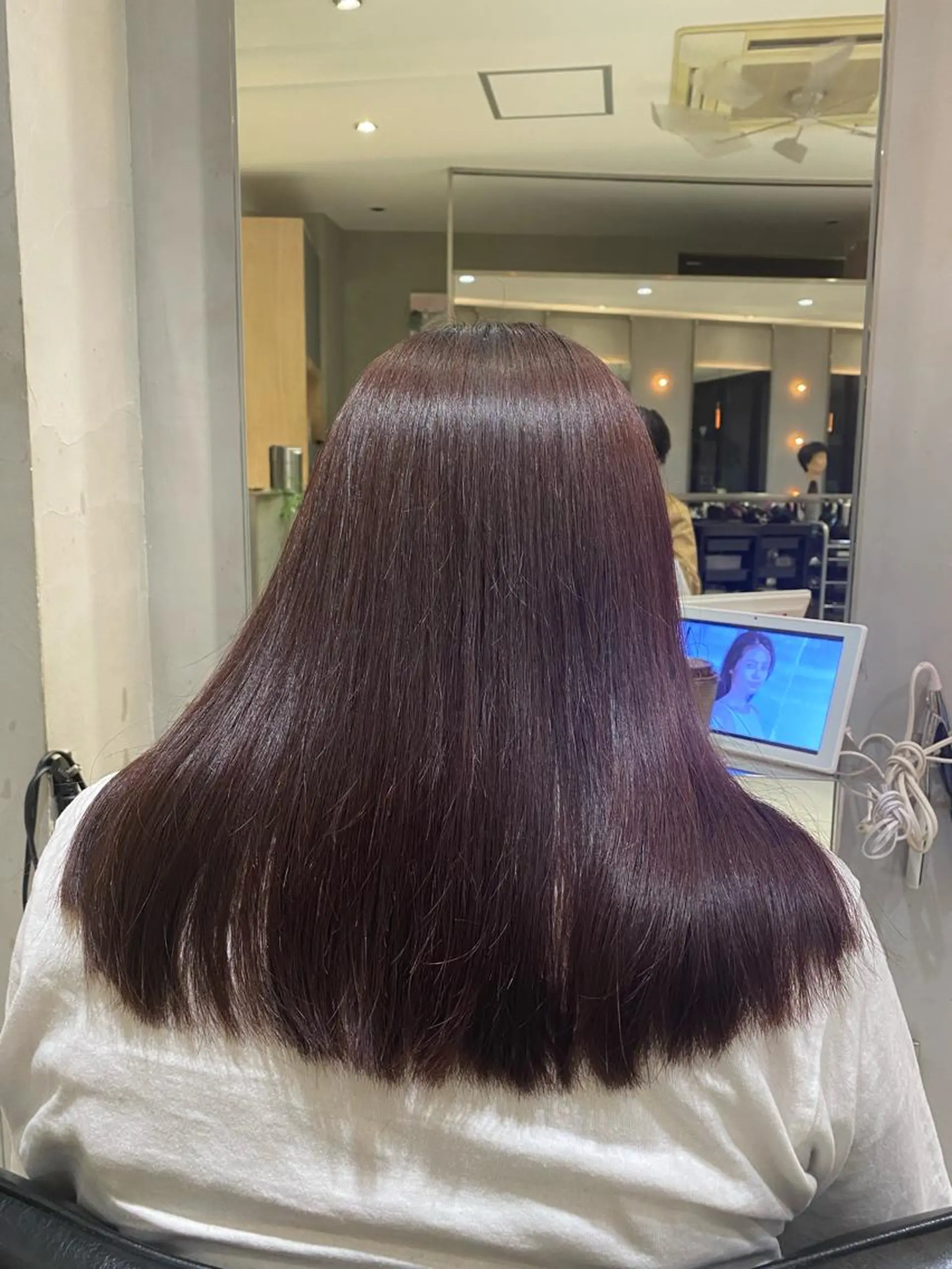 セミロング カラー ヘアカラー トリートメント ヘッドスパ ヘアセット 艶髪/ダークトーン 🩶丸山日向のヘアスタイル