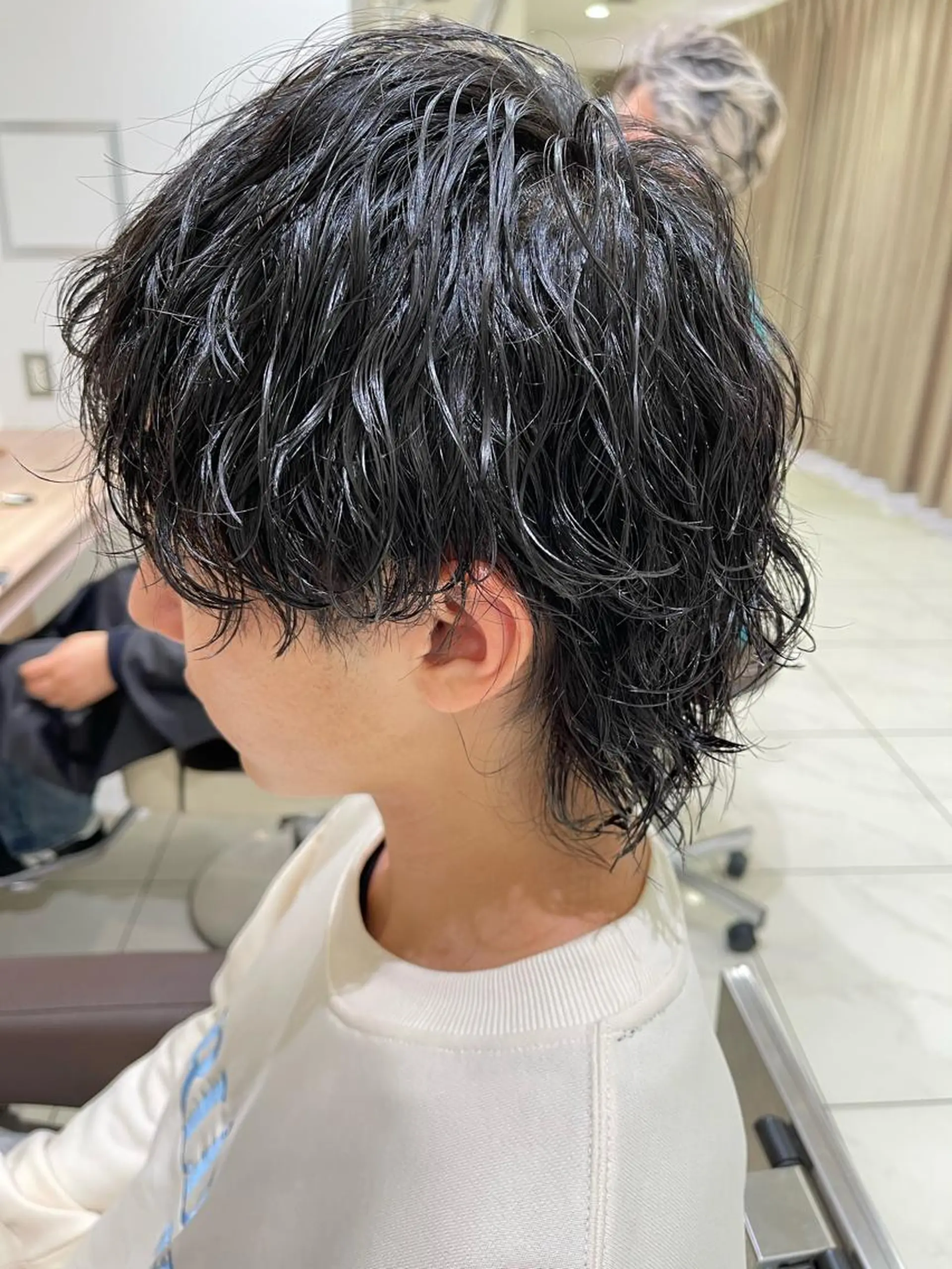 ショート パーマ メンズ メンズパーマ メンズツイストパーマ ツイストスパイラルパーマ 波巻きパーマ メンズウルフカット メンズパーマ特化/ メッシュ/薫/店長のヘアスタイル