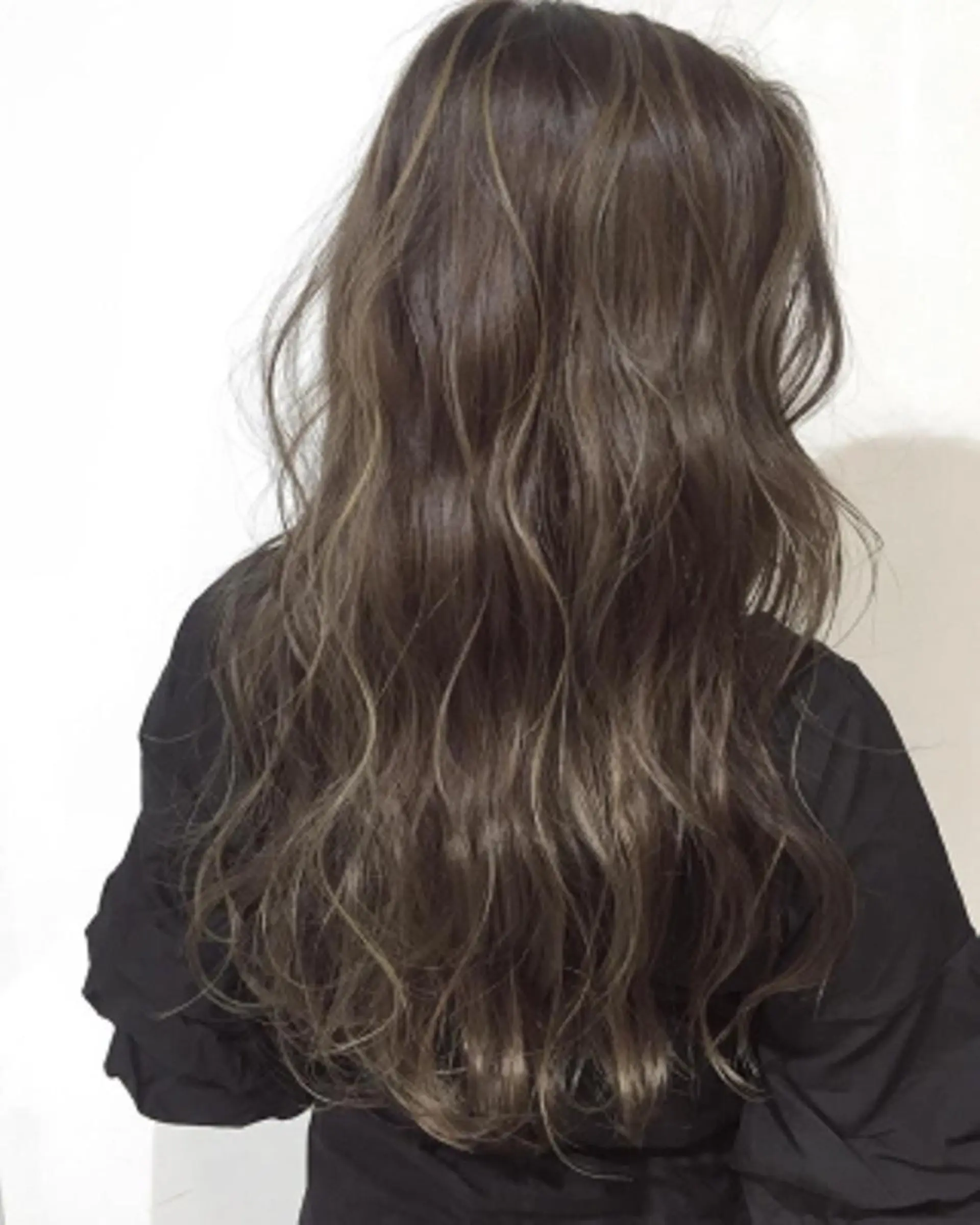 ミディアム カラー 松戸　レイヤーカット 野口　康太郎のヘアスタイル