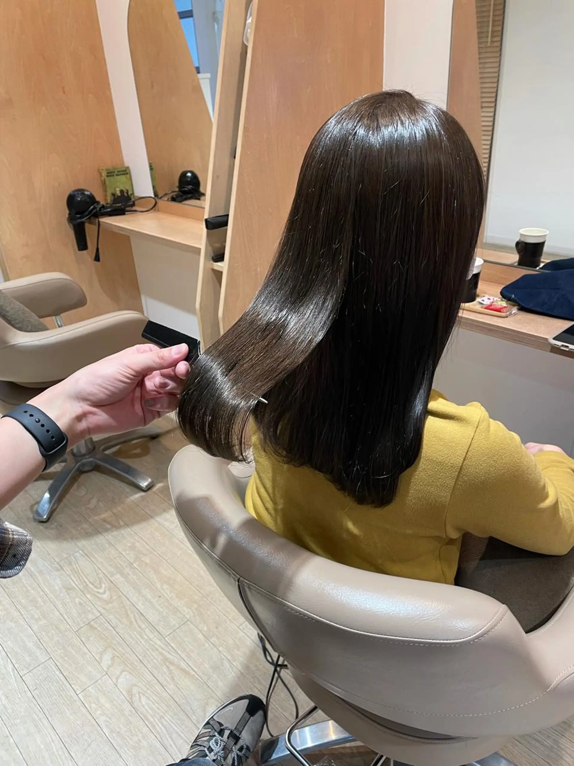 セミロング カラー ブリーチ 髪質改善 縮毛矯正 トリートメント 酸熱トリートメント 《髪質改善✖️オリー ブ🧸》小嶋拓也のヘアスタイル