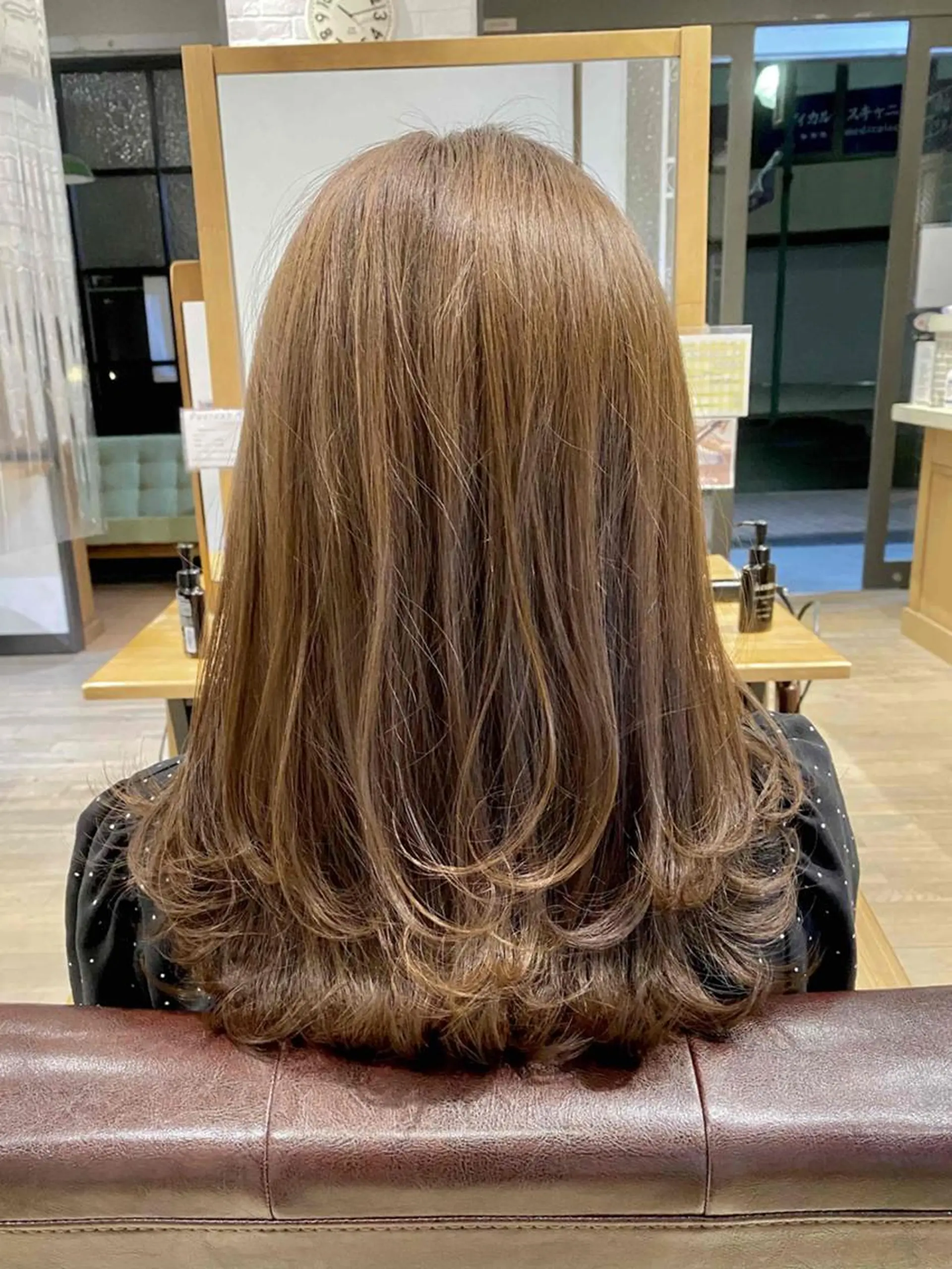 ミディアム カラー ベージュカラー グレージュ くびれヘア 伸ばしかけ 韓国風ヘア 前田 裕介のヘアスタイル