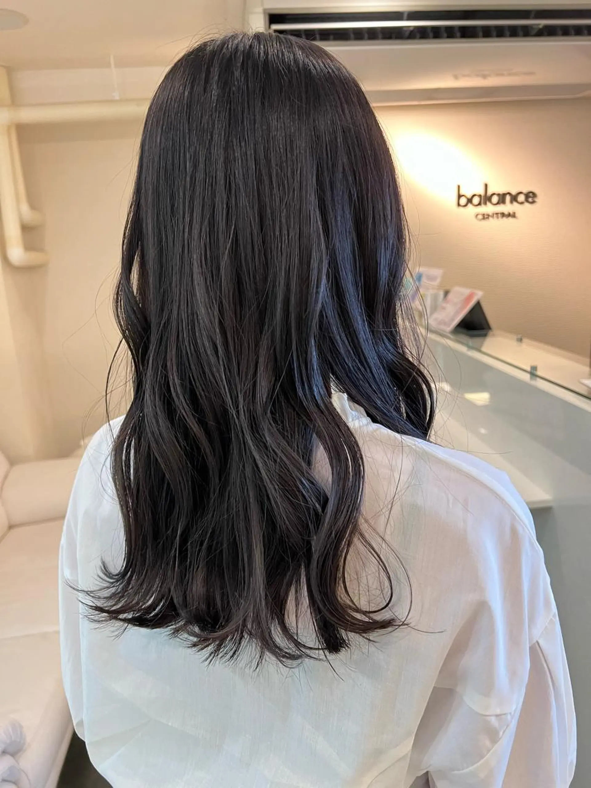 ロング チーフデザイナー 木部のヘアスタイル