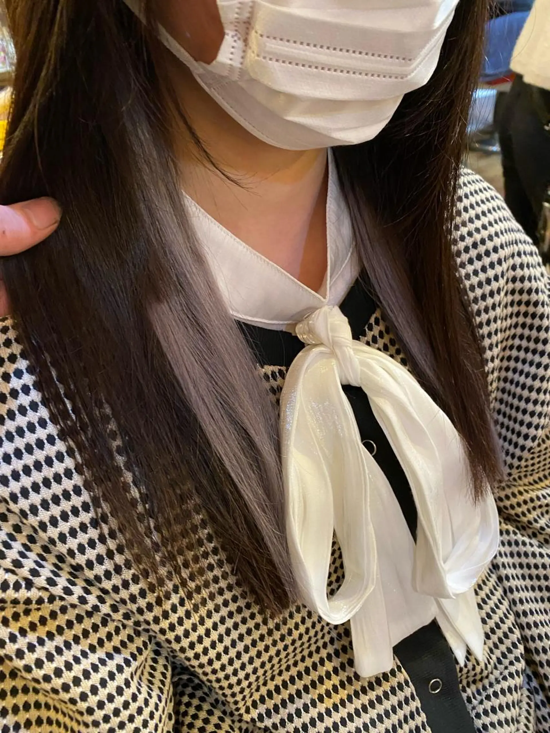 ミディアム カラー ヘアアレンジ イヤリングカラー 【ブリーチはお任せ】 ハイトーン✨yuraのヘアスタイル